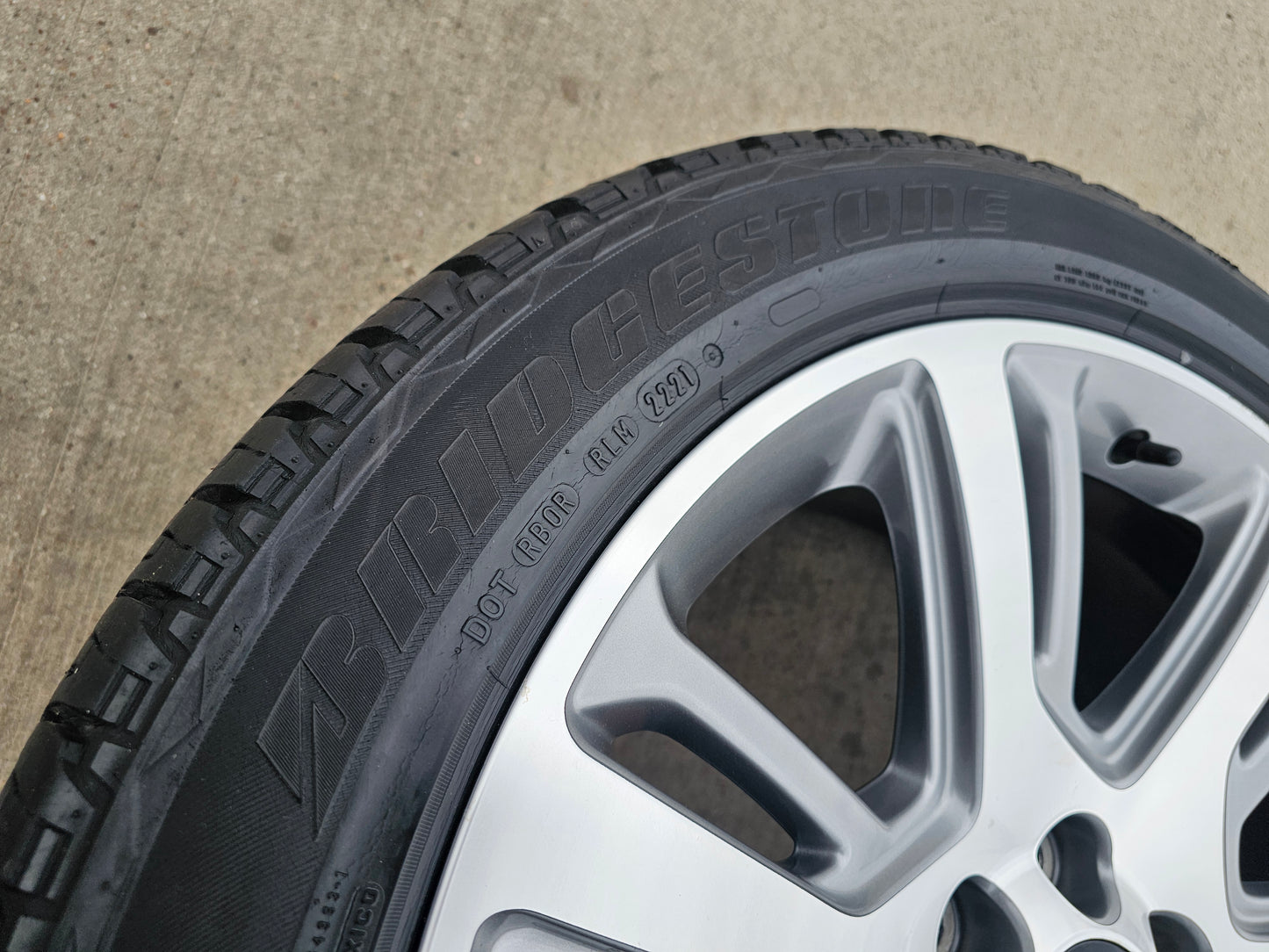 22" Cadillac Escalade Platinum OEM 4738 wheels rims tires
