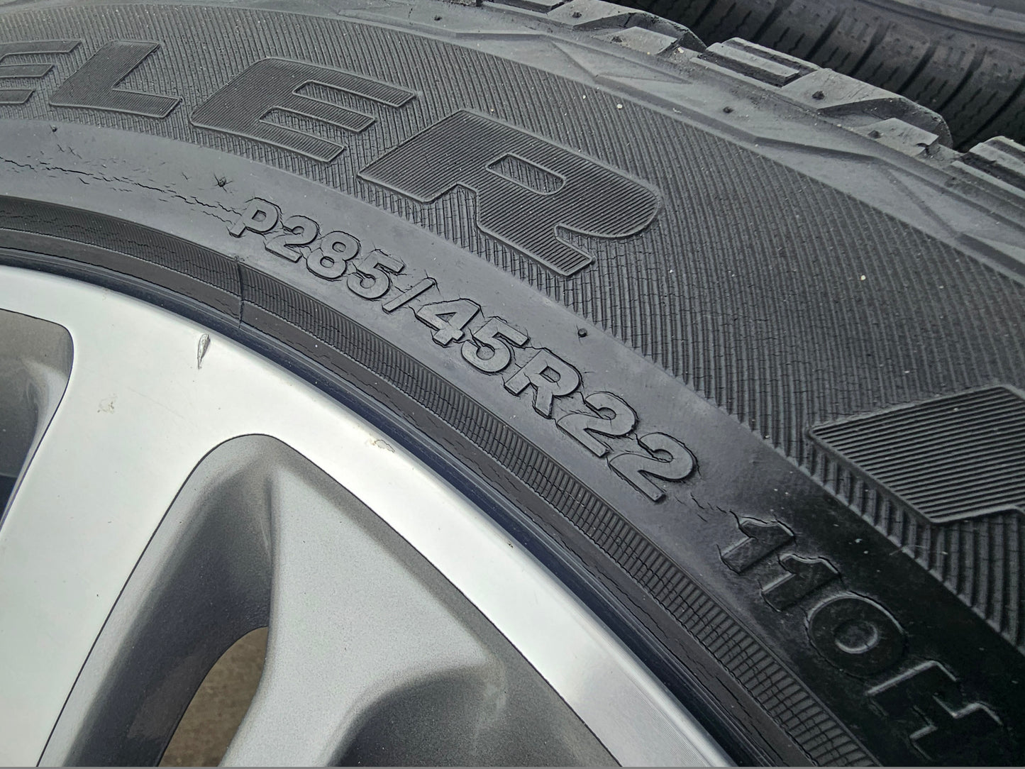 22" Cadillac Escalade Platinum OEM 4738 wheels rims tires