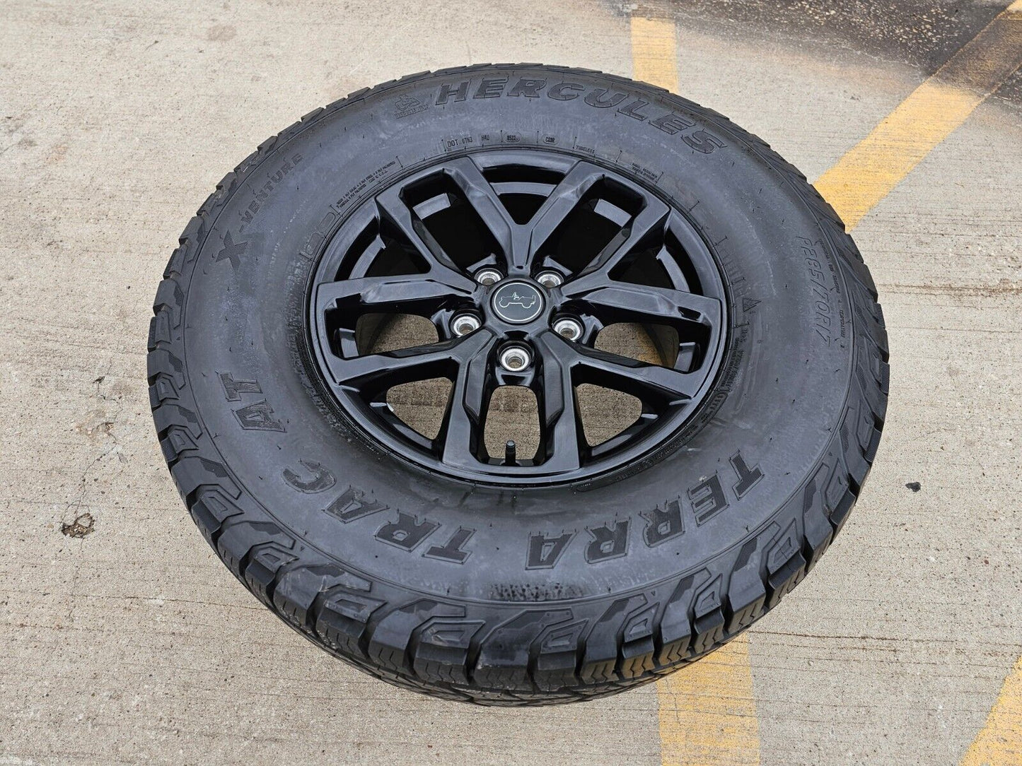 17" Jeep Gladiator RUBICON OEM wheel rim 9301 95329 Wrangler spare tire 33"