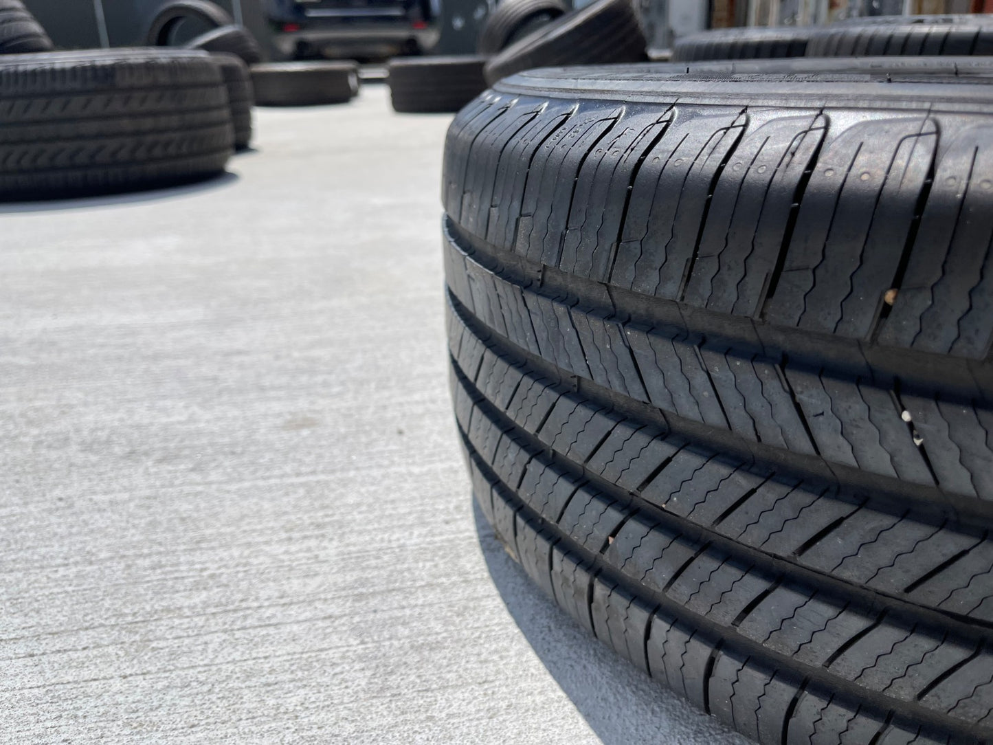 (1) 235/50/17 Michelin Defender T+H tire 235/50R17 96H XL M+S