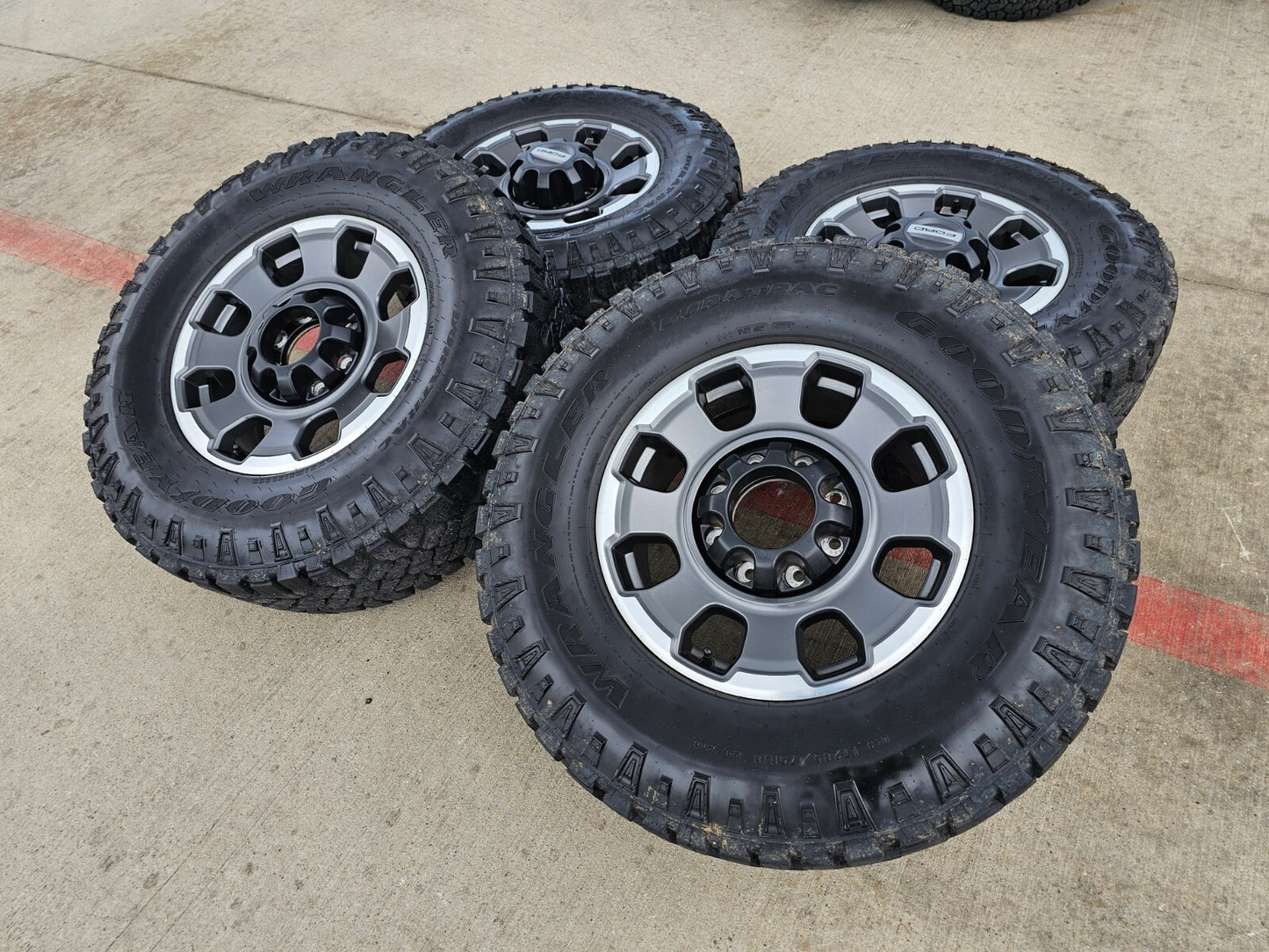 18" Ford F-250 F-350 OEM TREMOR 10482 rims wheels tires 35" GOODYEAR DURATRAC