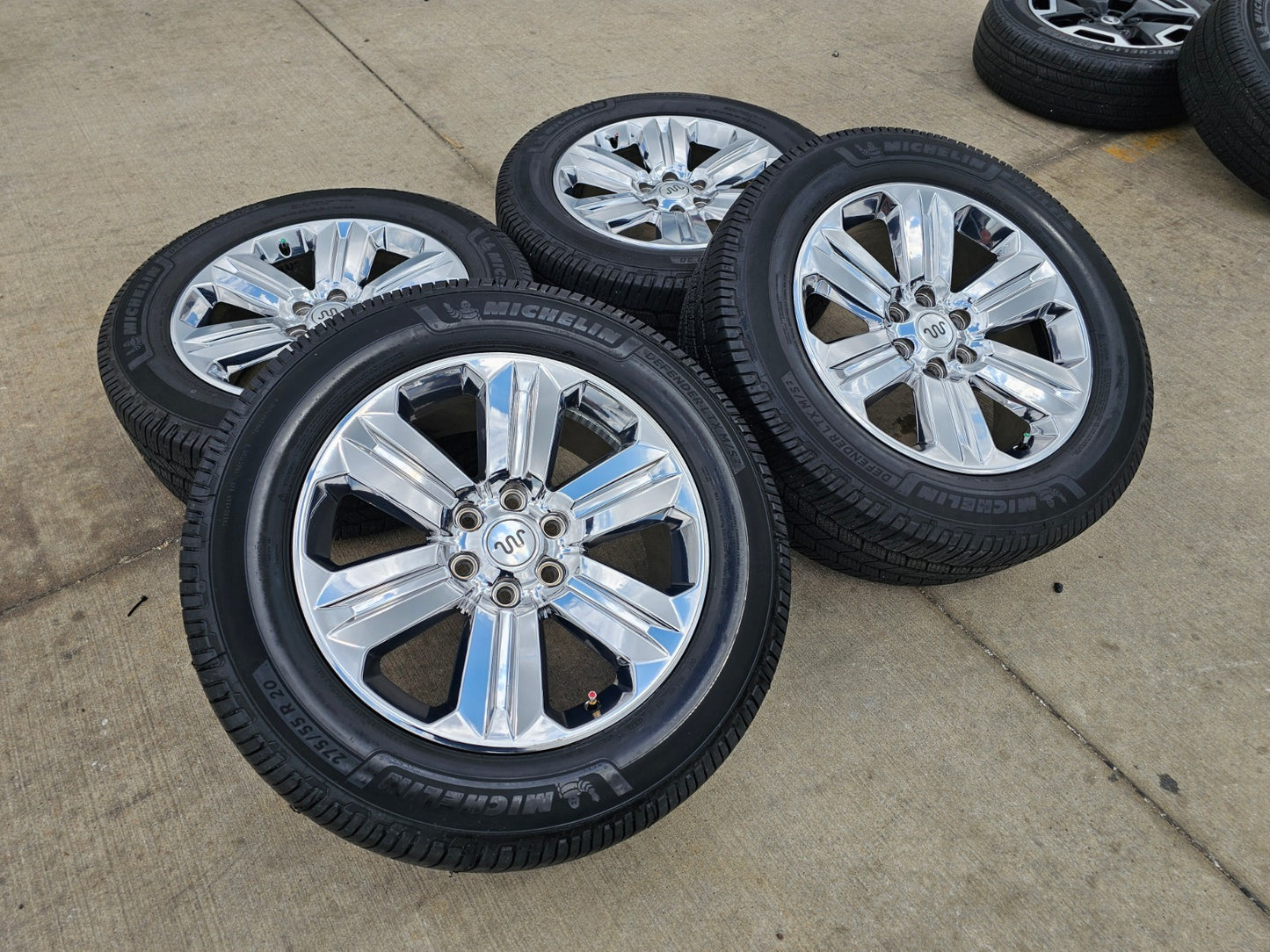 20" Ford F-150 Expedition OEM Lariat rims wheels 10171 tires CHROME MICHELIN