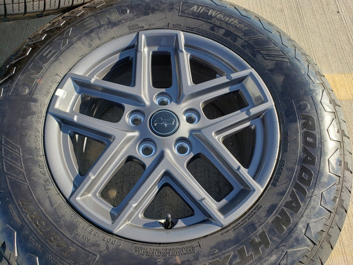 17" Jeep Wrangler Rubicon Sport OEM wheels rims 51649 Gladiator 2024 2025 NEW