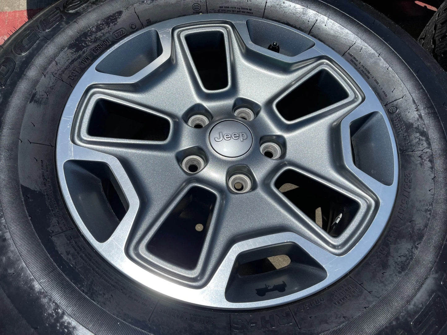 17" Jeep Wrangler Gladiator OEM Rubicon wheels rims 9118 tires