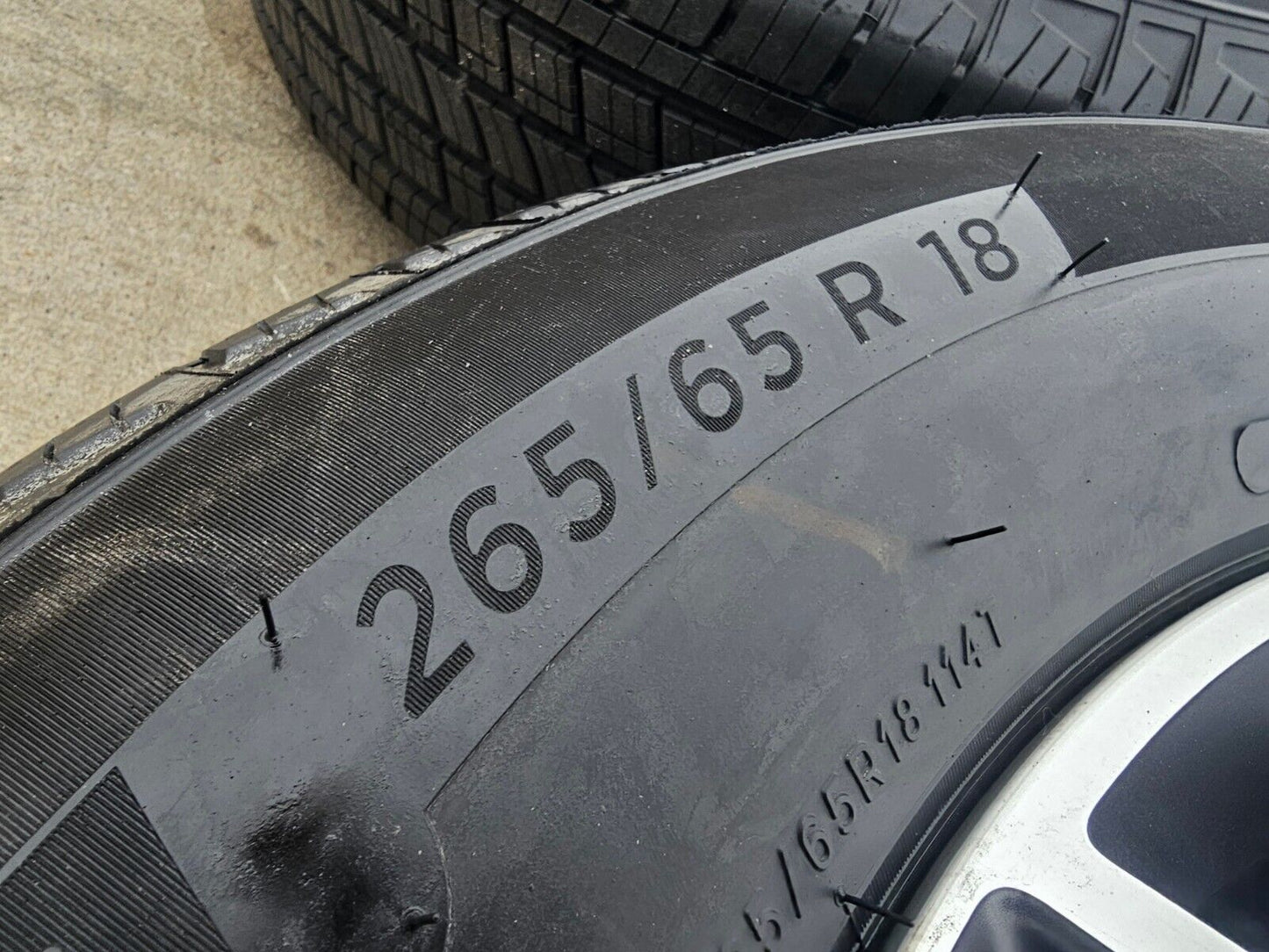 18" Jeep Grand Cherokee Durango OEM 9164 LIMITED wheels rims tires MICHELIN NEW