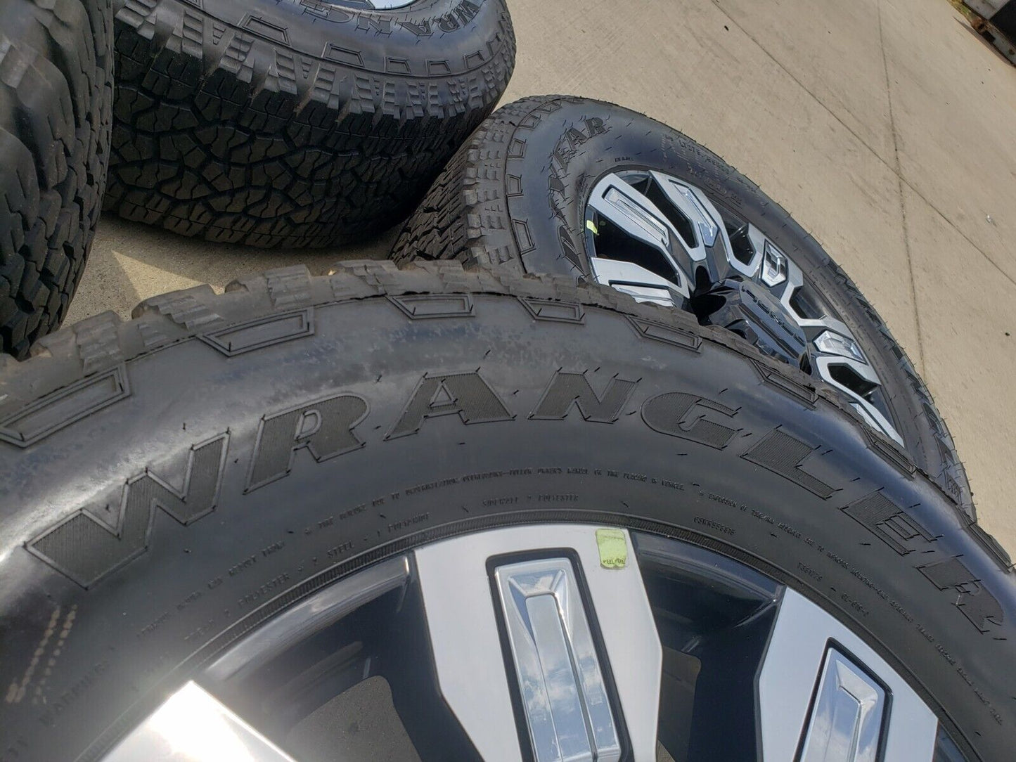 20" GMC Sierra DENALI ULTIMATE 2500 3500 OEM wheels rims 5958 Chevy tires
