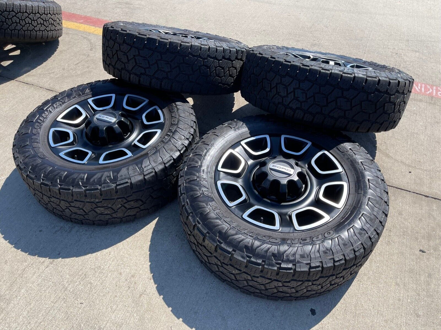 20" Ford F-250 F-350 OEM Lariat Platinum wheels rims 10486 tires TOYO