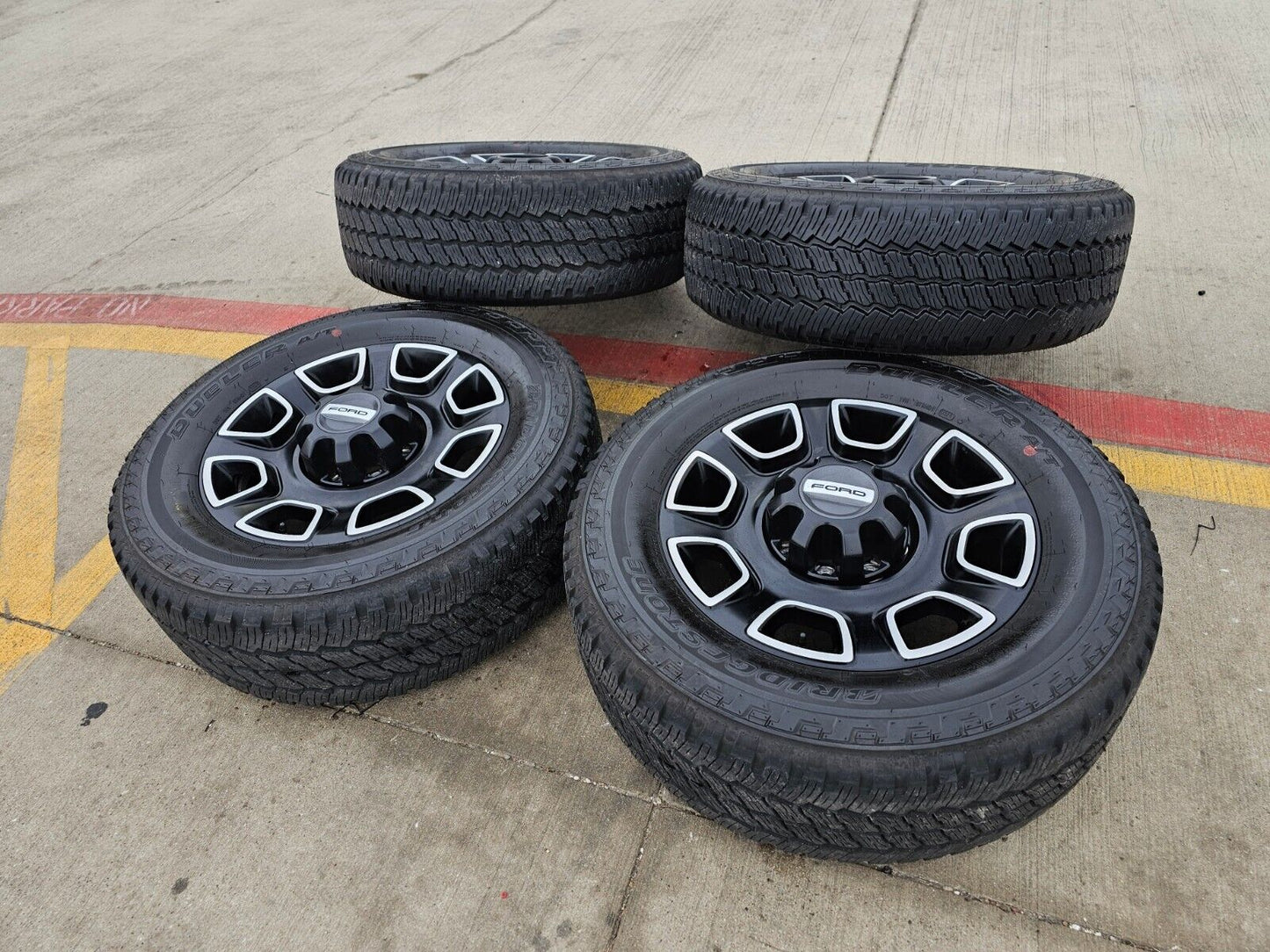 20" Ford F-250 F-350 OEM Lariat Platinum wheels rims 10486 tires