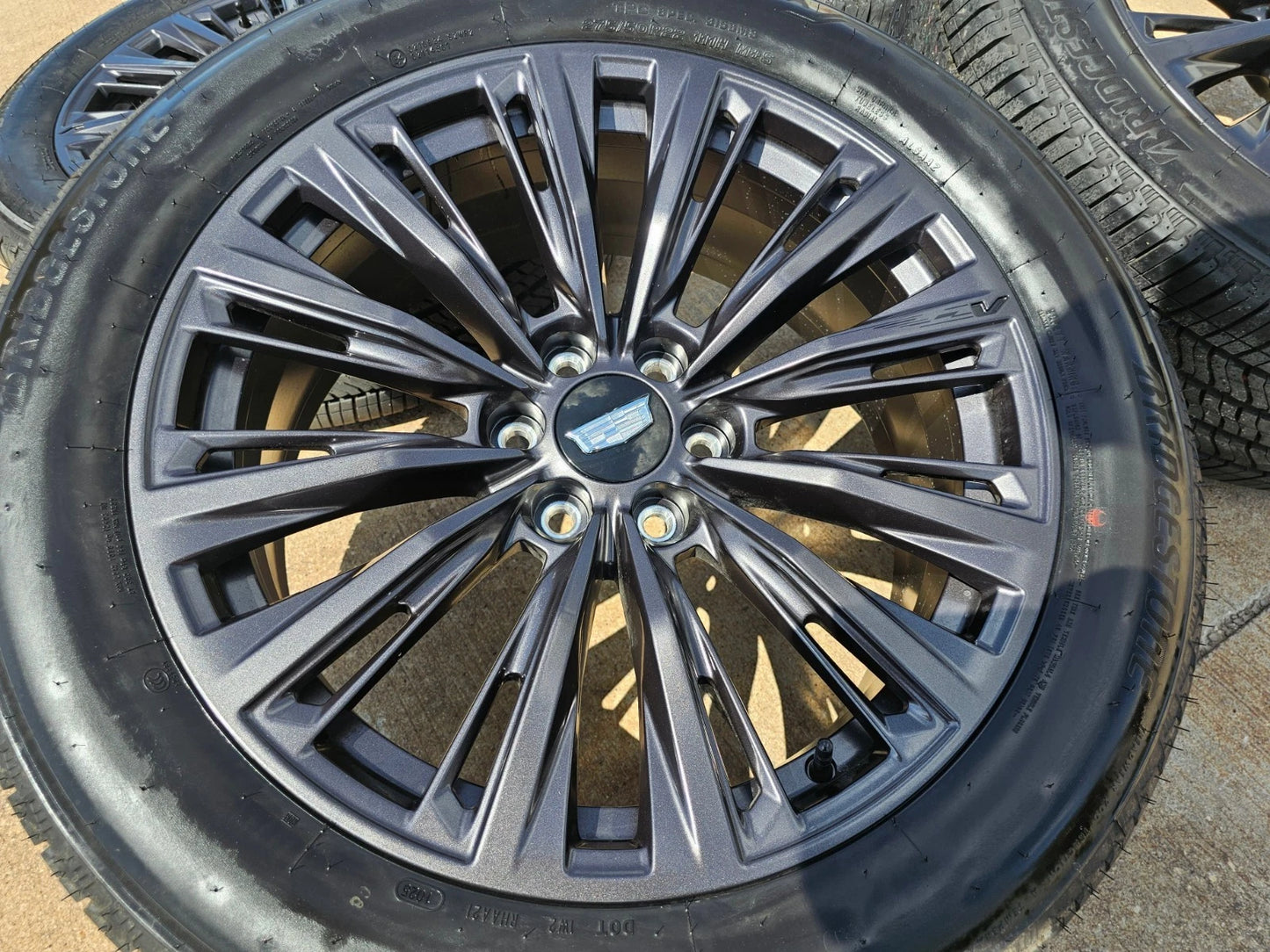 22" Cadillac Escalade V V600 Platinum OEM ORIGINAL wheels rims 2025 2026 NEW