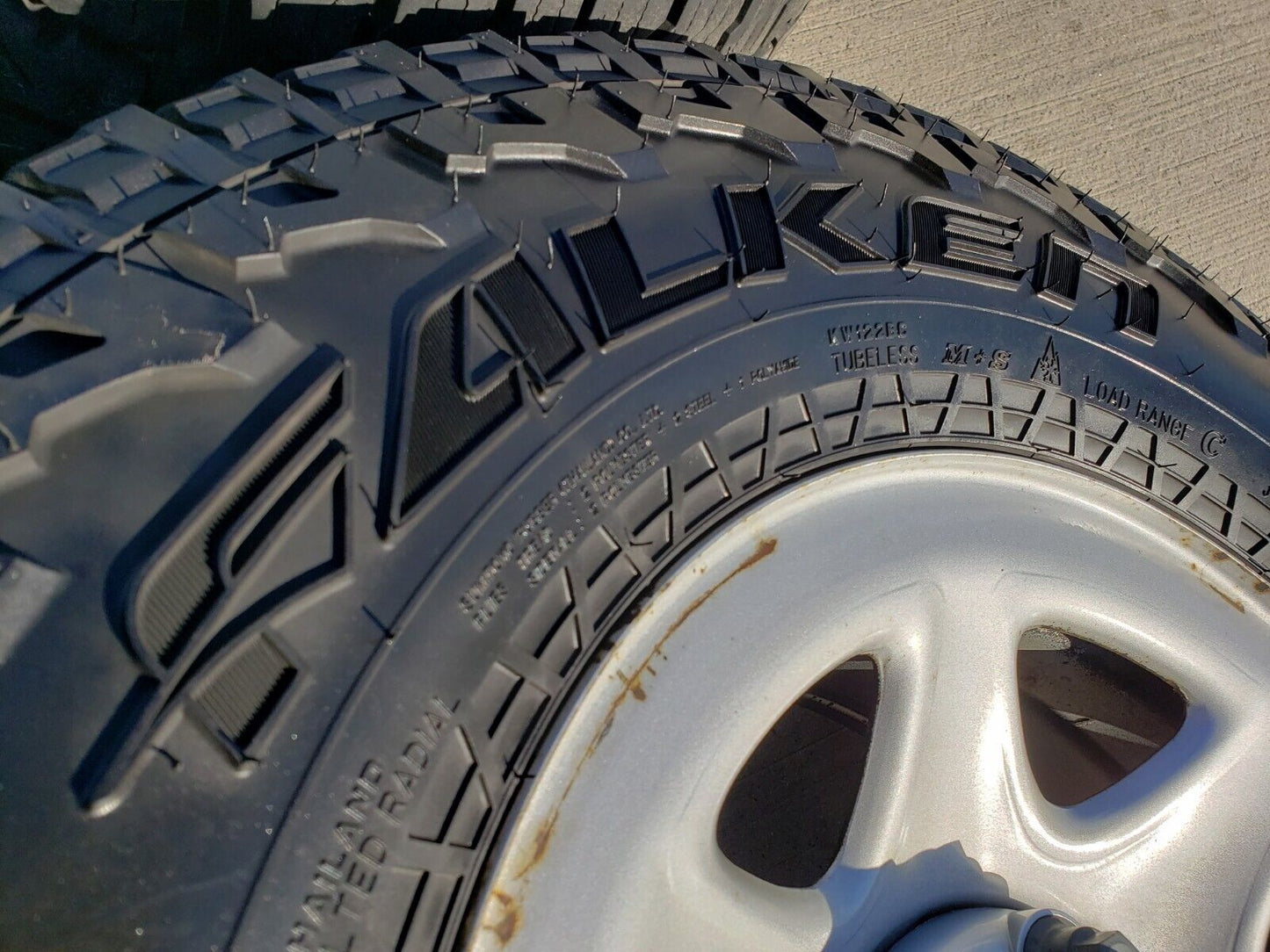 17" Chevy Silverado 1500 Tahoe Sierra OEM 5659 wheels rims tires