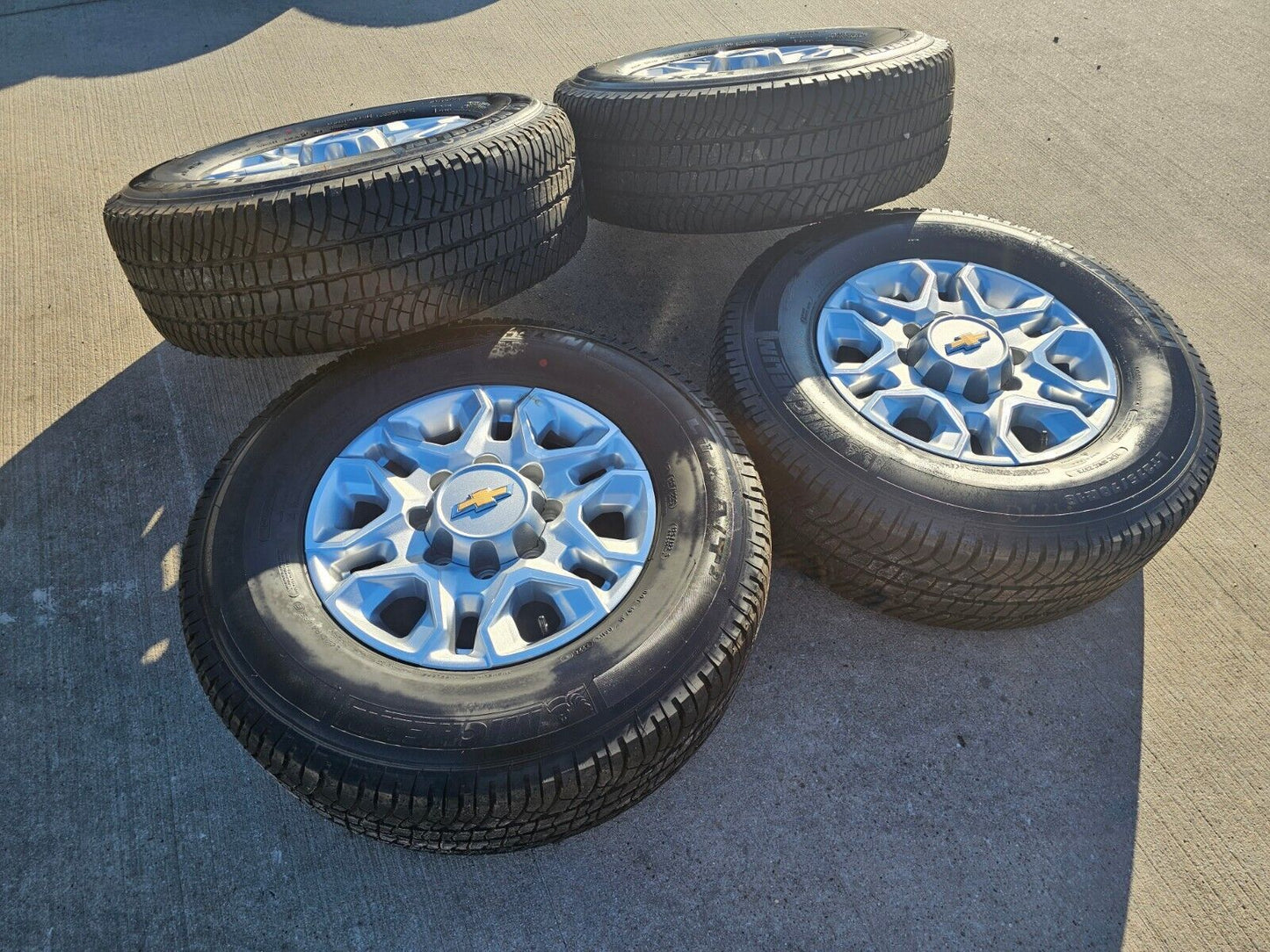 18" Chevy Silverado 2500 3500 OEM 5959 wheels rims MICHELIN 2023 2024 2025 NEW