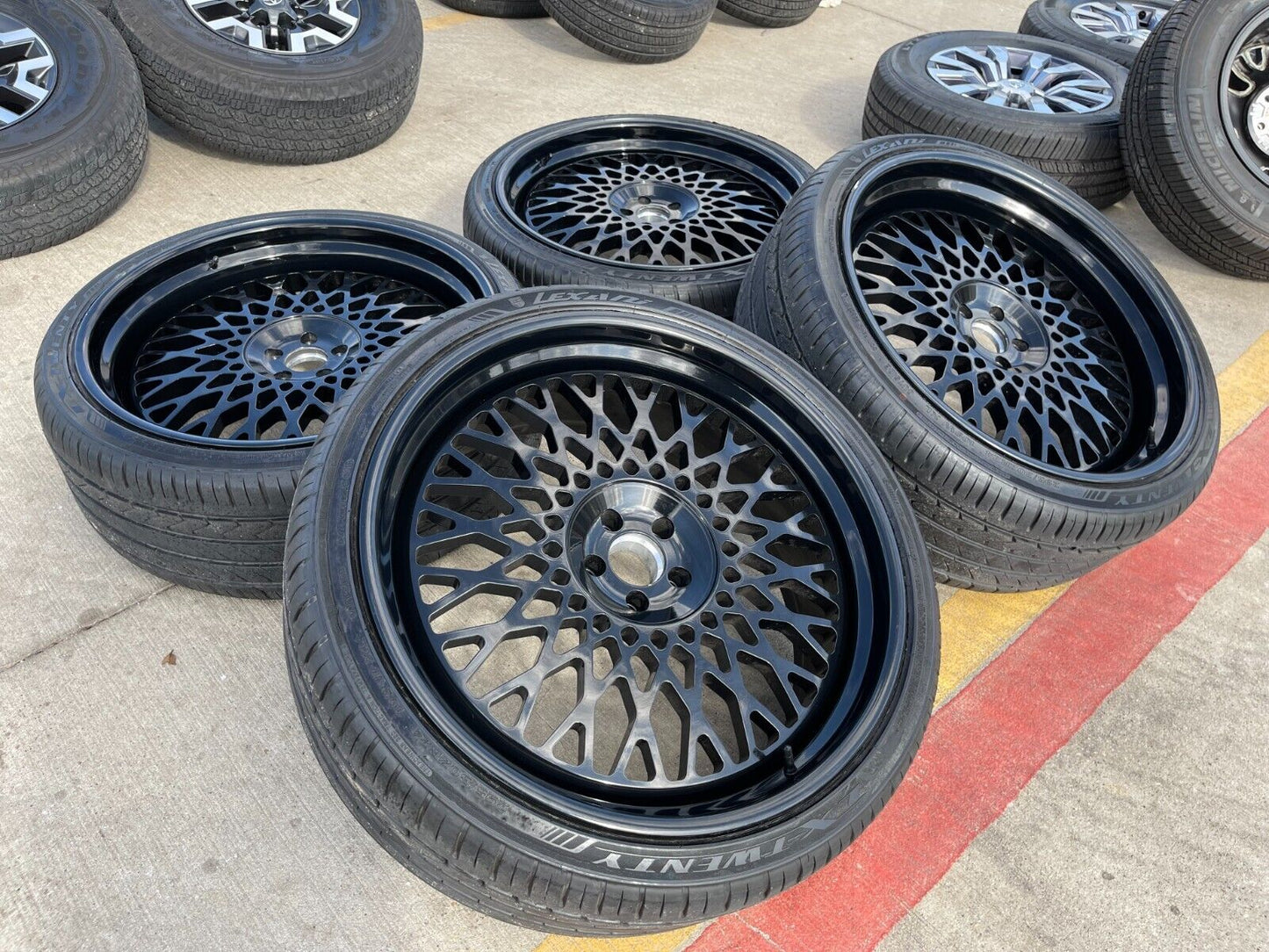 24x9 FORGIATO Rolls Royce Cullinan Phantom wheels rims tires black 5x112
