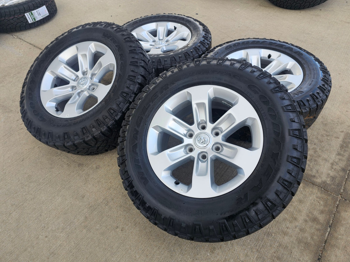 18" Dodge Ram 1500 OEM wheels rims 2672 tires DURATRAC
