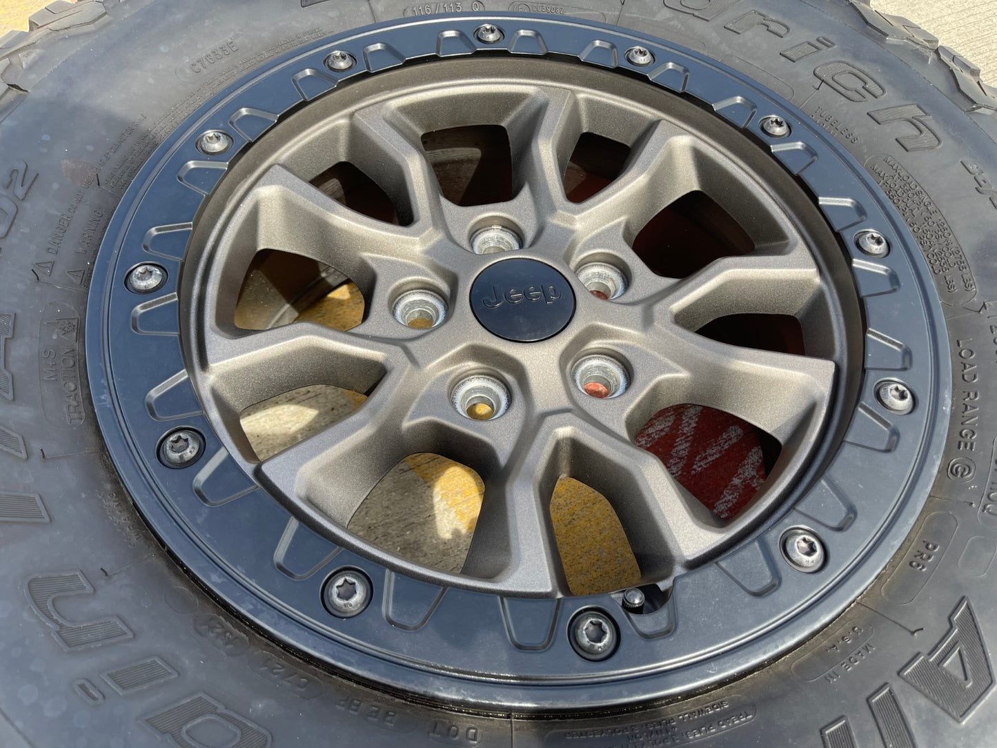 17" Jeep Wrangler 392 Gladiator Rubicon OEM 9304 95240 BEADLOCK wheel rim BFG