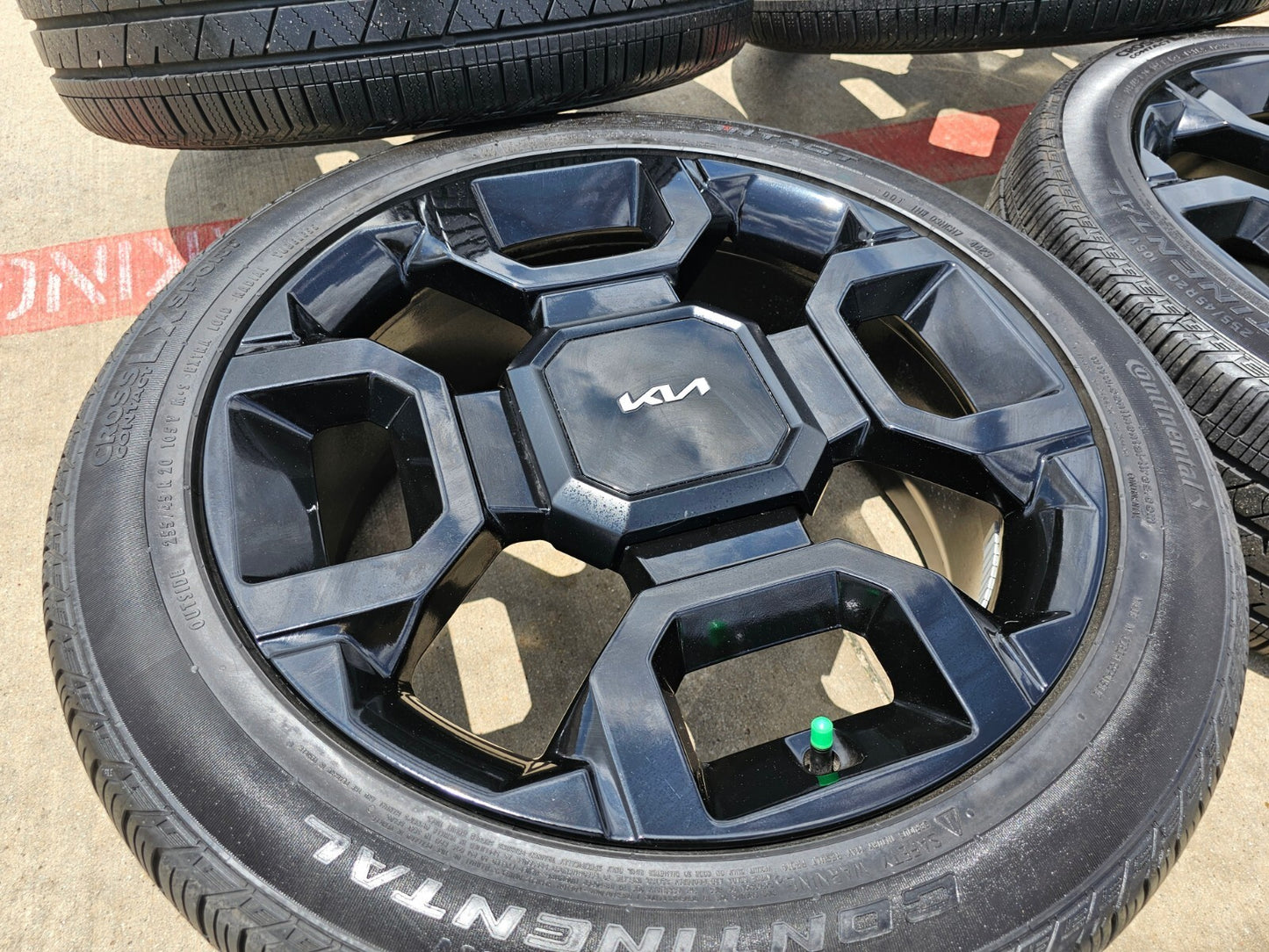20" Kia Sorento X-PRO OEM wheels rims tires Telluride Sedona 2023 2024 2025 NEW