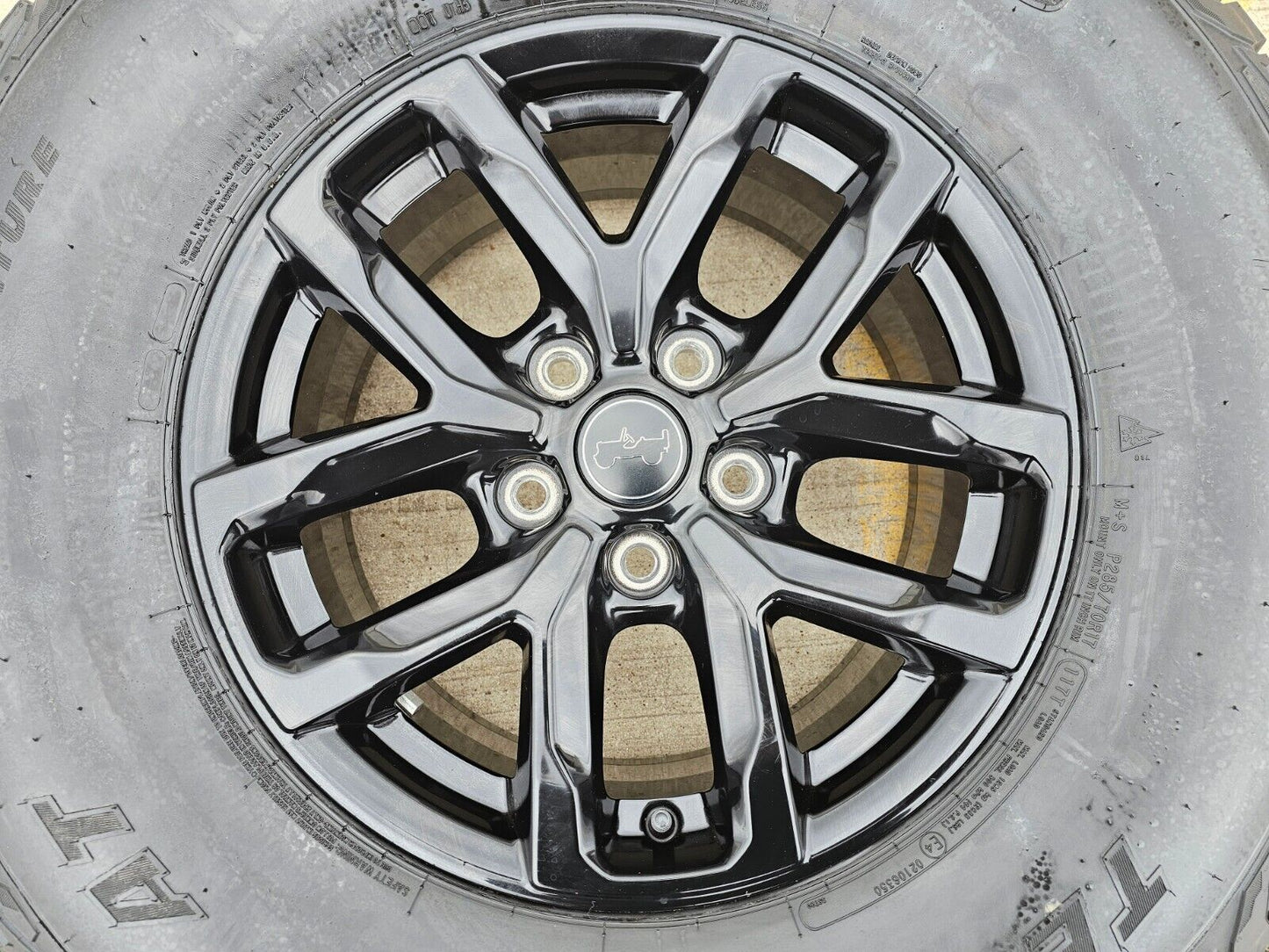 17" Jeep Gladiator RUBICON OEM wheel rim 9301 95329 Wrangler spare tire 33"