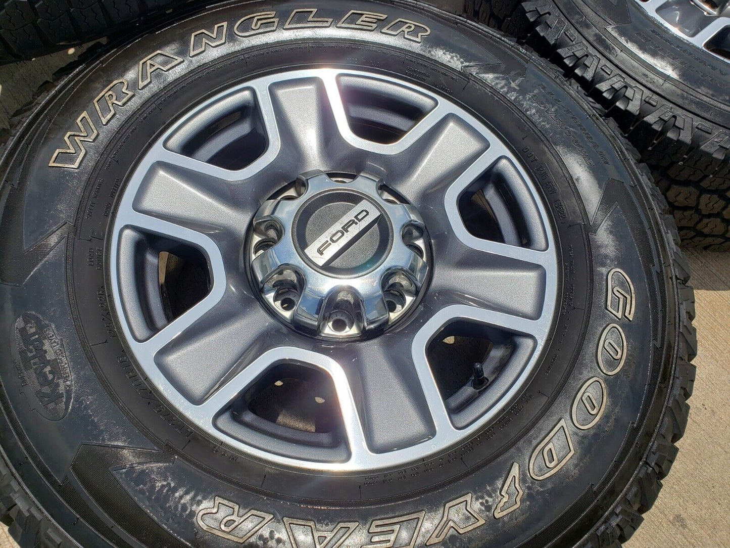18" Ford F-250 F-350 Lariat FX-4 OEM gray wheels 10298 A/T tires