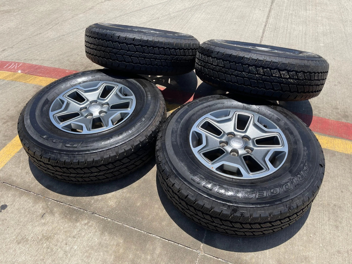 17" Jeep Wrangler Gladiator OEM Rubicon wheels rims 9118 tires