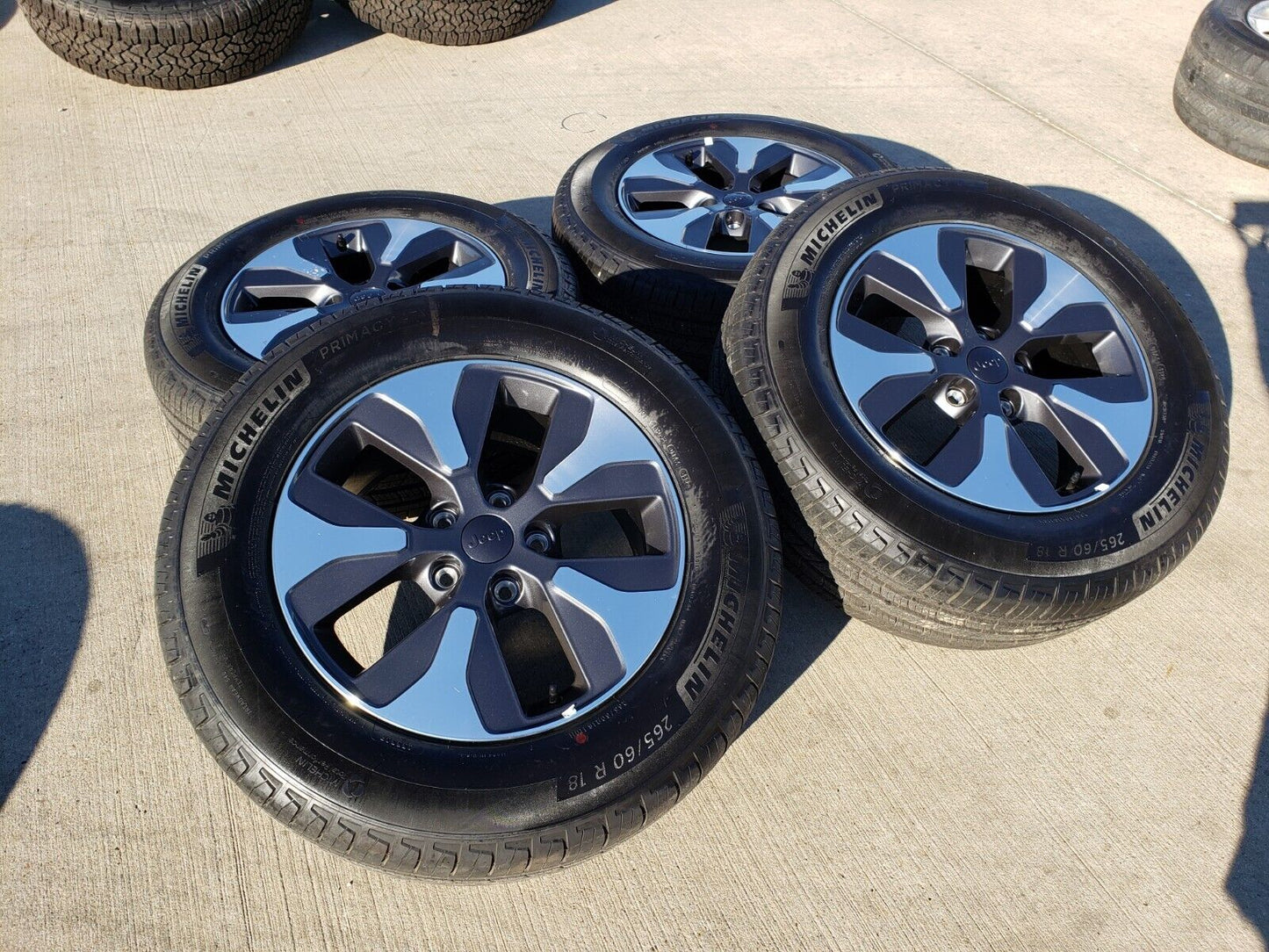 18" Jeep Grand Cherokee L OEM wheels rims 9308 Durango tires MICHELIN