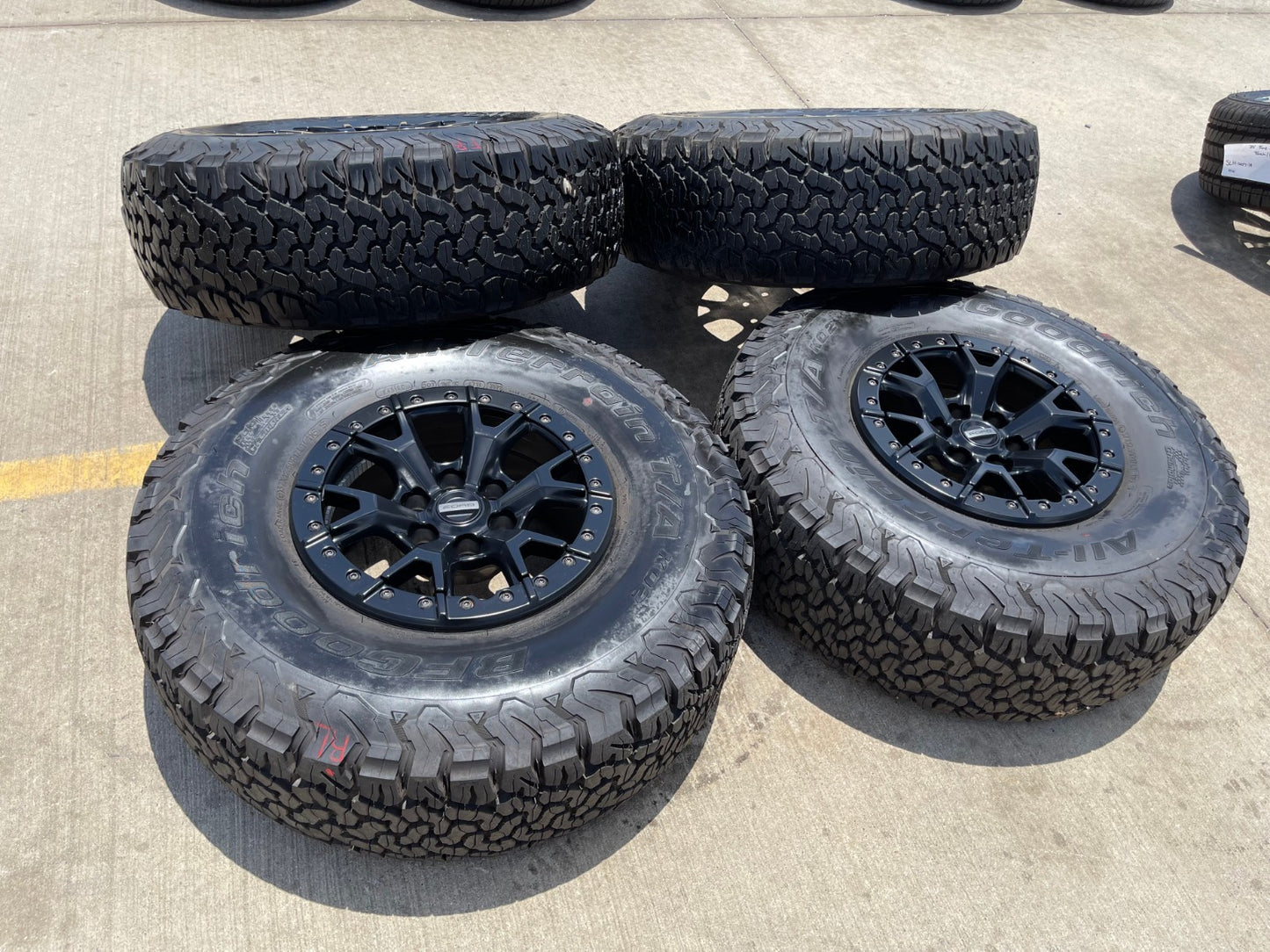 17" Ford F-150 Raptor R OEM BEADLOCK 10460 rims wheels 37" tires BFG