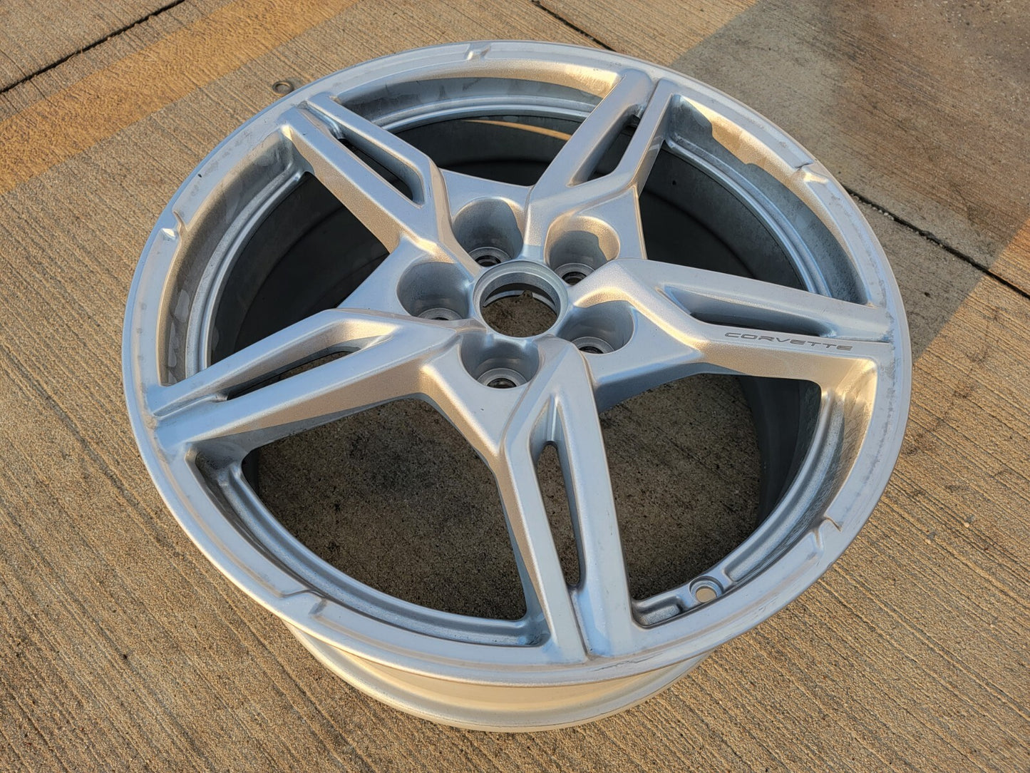19" Chevy Corvette C8 OEM wheel rim 14007 96704 FRONT 2022 2023 2024 2025 NEW