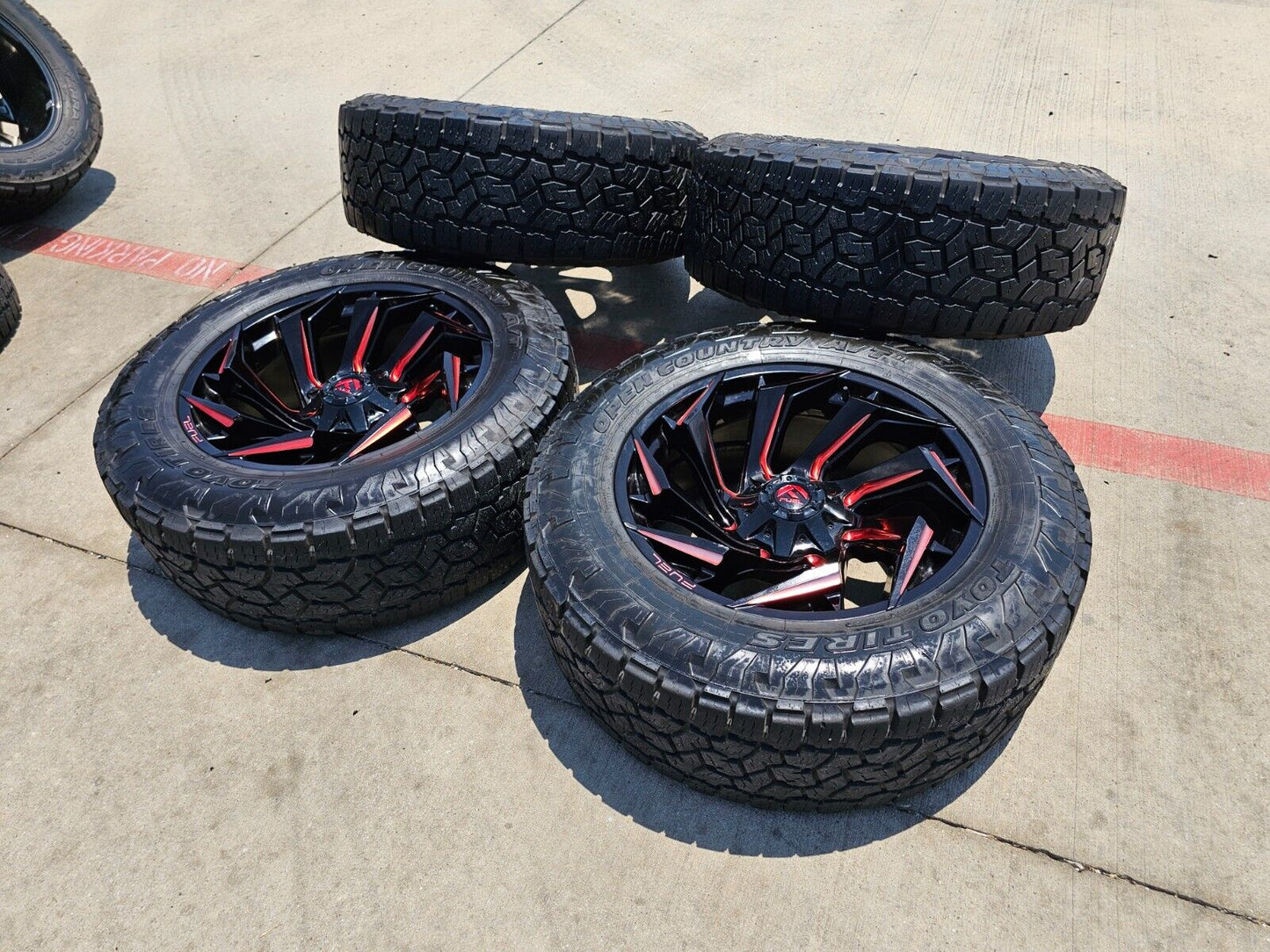 22x10 FUEL D775 Reaction Chevy Dodge Ram 2500 3500 wheels rims 37" 8x165 8x6.5