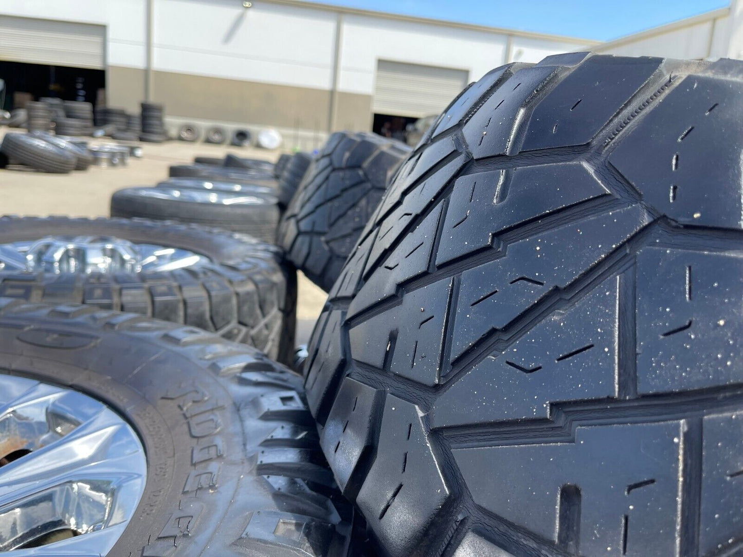 18" Ford F-250 F-350 OEM rims wheels 10097 tires 35" NITTO
