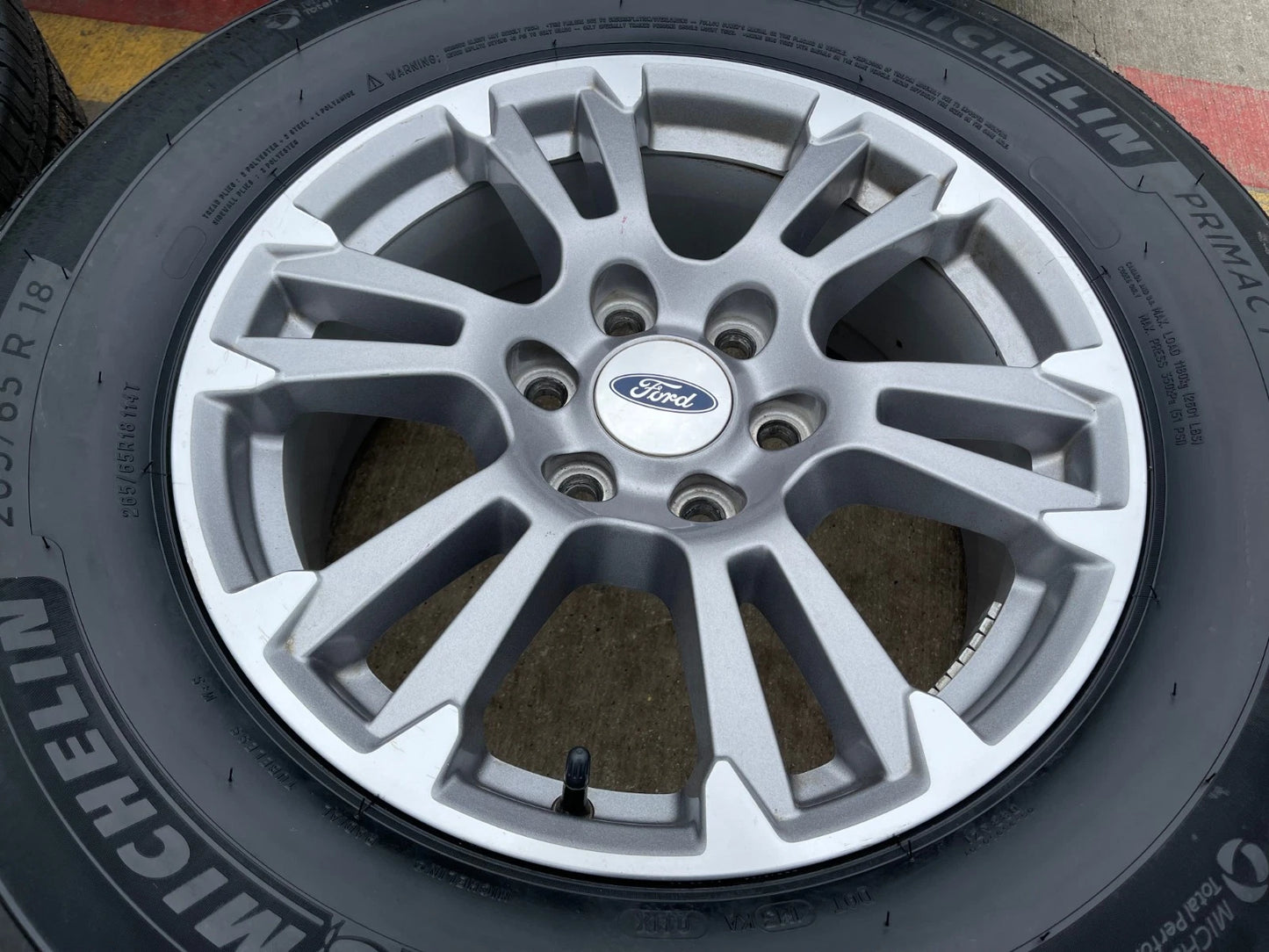 18" Ford F-150 Expedition OEM rims wheels 10001 tires NEW MICHELIN