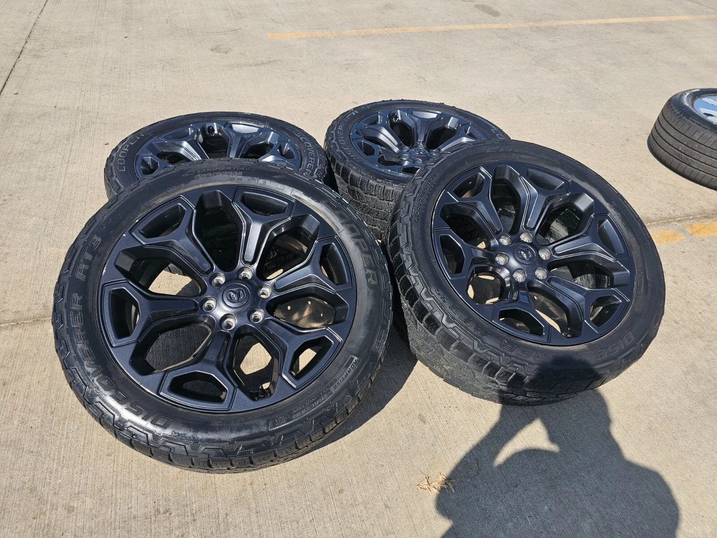 22" Dodge Ram 1500 OEM Laramie wheels LIMITED Gray 2685 2727 tires