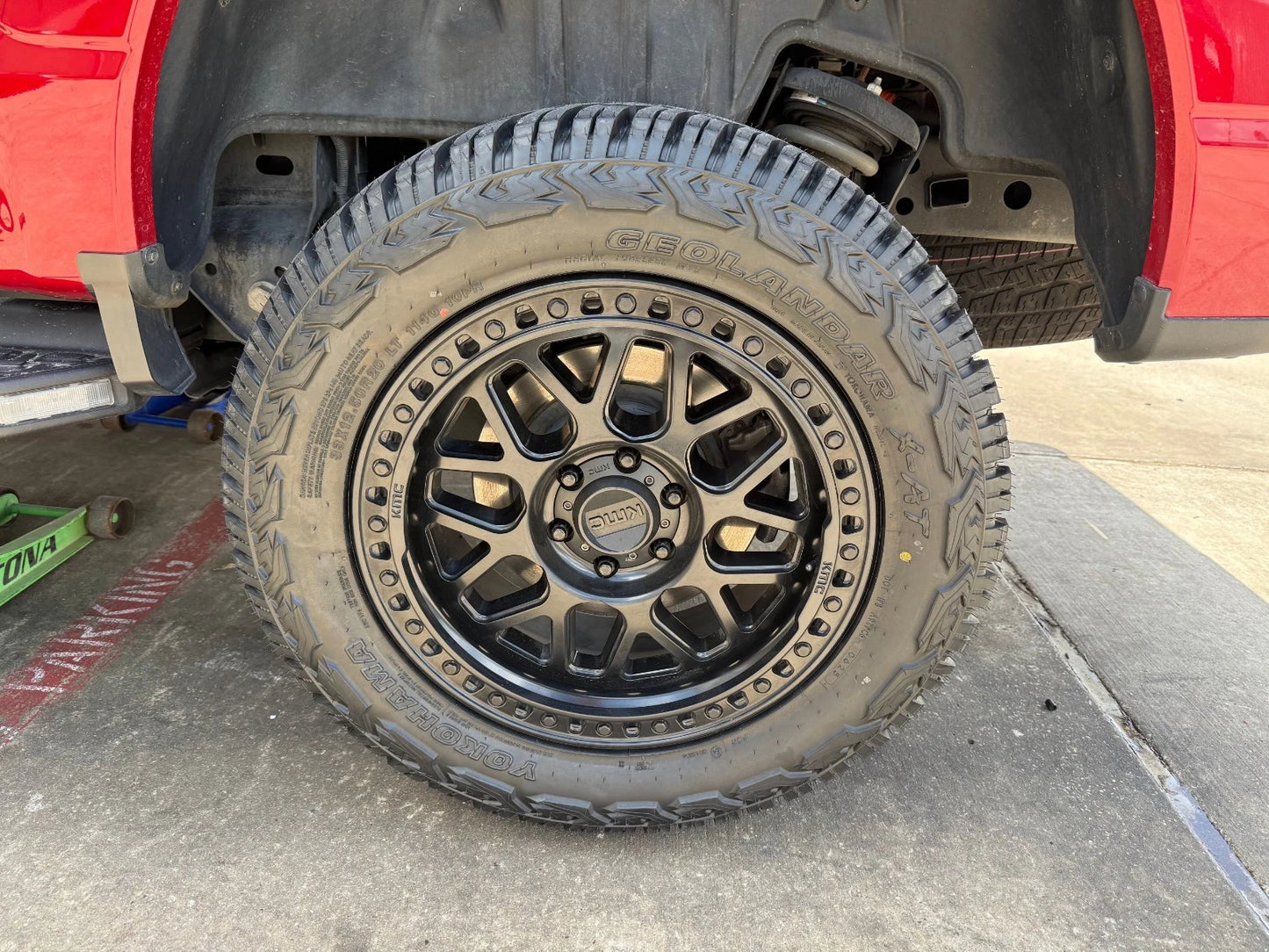 20x9 20" KMC KM549 Ford Expedition F-150 6x135 wheels rims tires 33" NEW