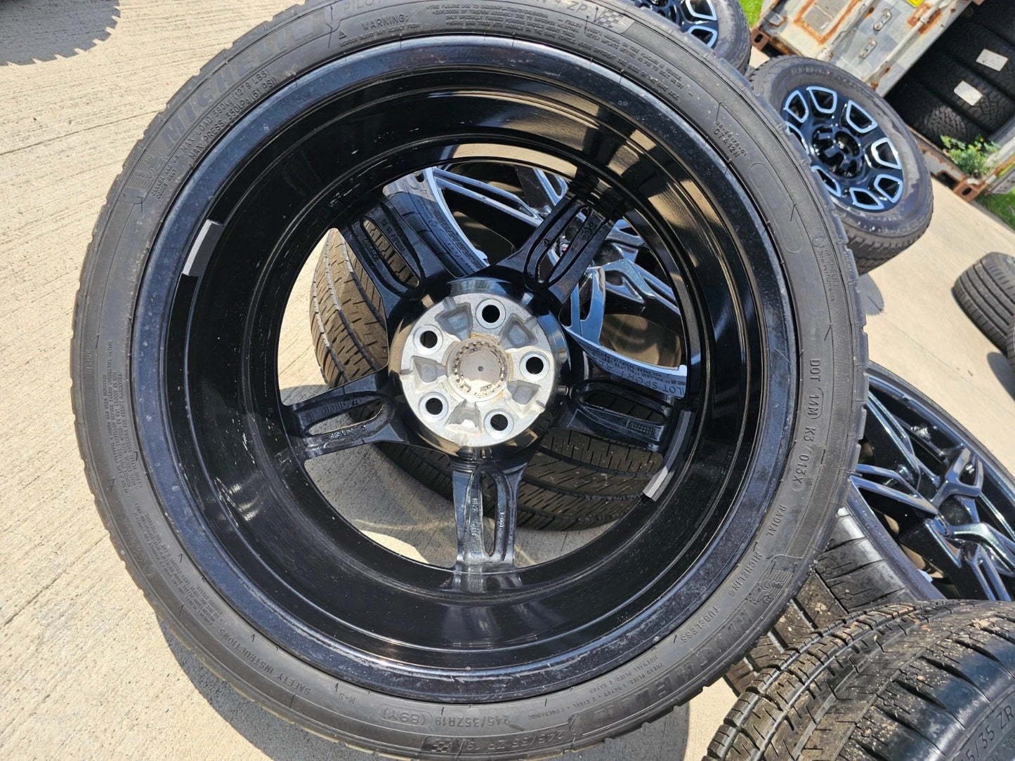 19" + 20" Chevy Corvette C8 OEM wheels rims 14007 14008 tires MICHELIN