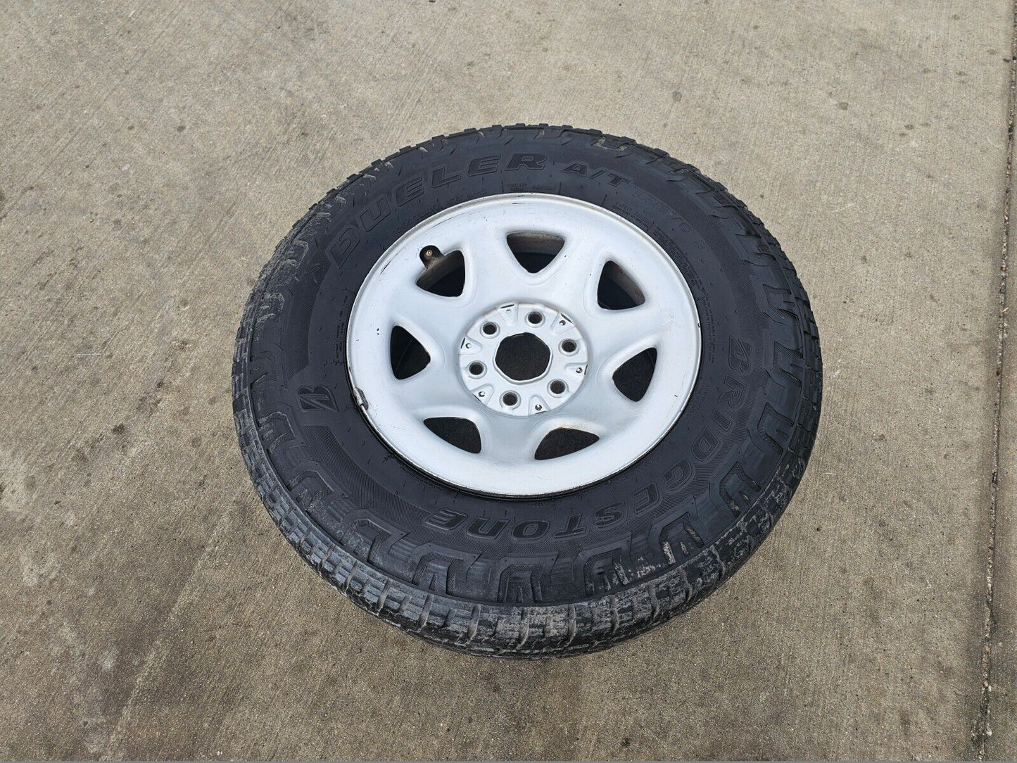 17" Chevy Silverado 1500 Tahoe Sierra OEM 5659 5655 wheel rim tire