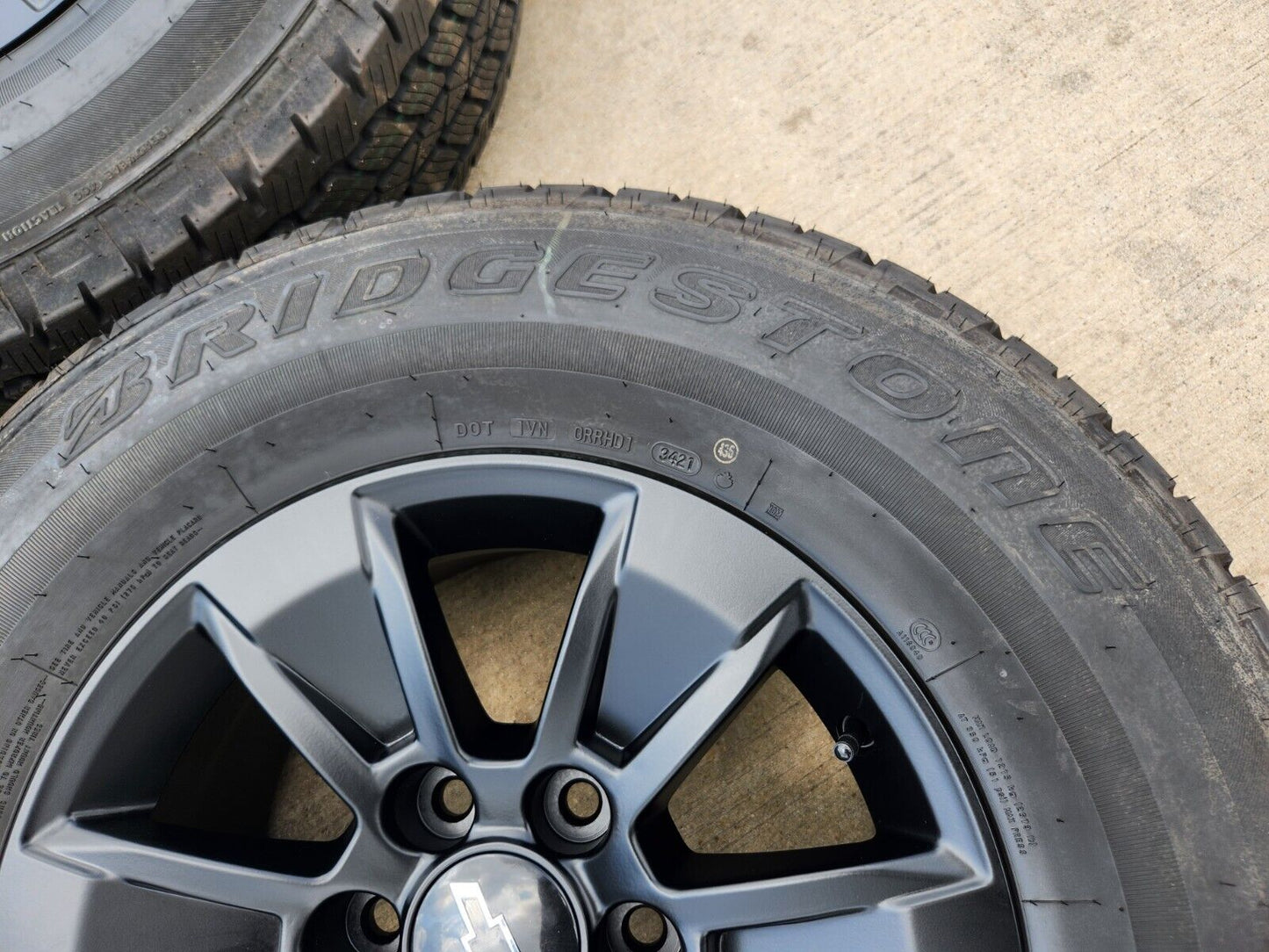 17" Chevy Silverado OEM wheels rims tires 5908 GMC Sierra Yukon black 2025 NEW