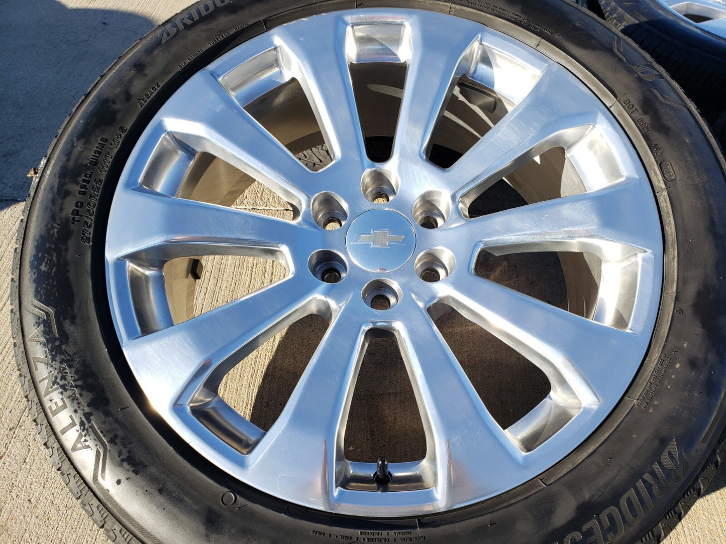 22" Chevy Silverado High Country OEM 5922 wheels rims Tahoe tires