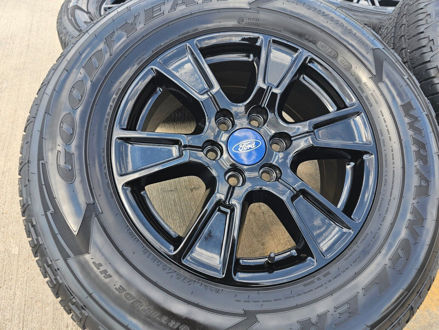 18" Ford F-150 Expedition OEM Black rims wheels 3998 tires