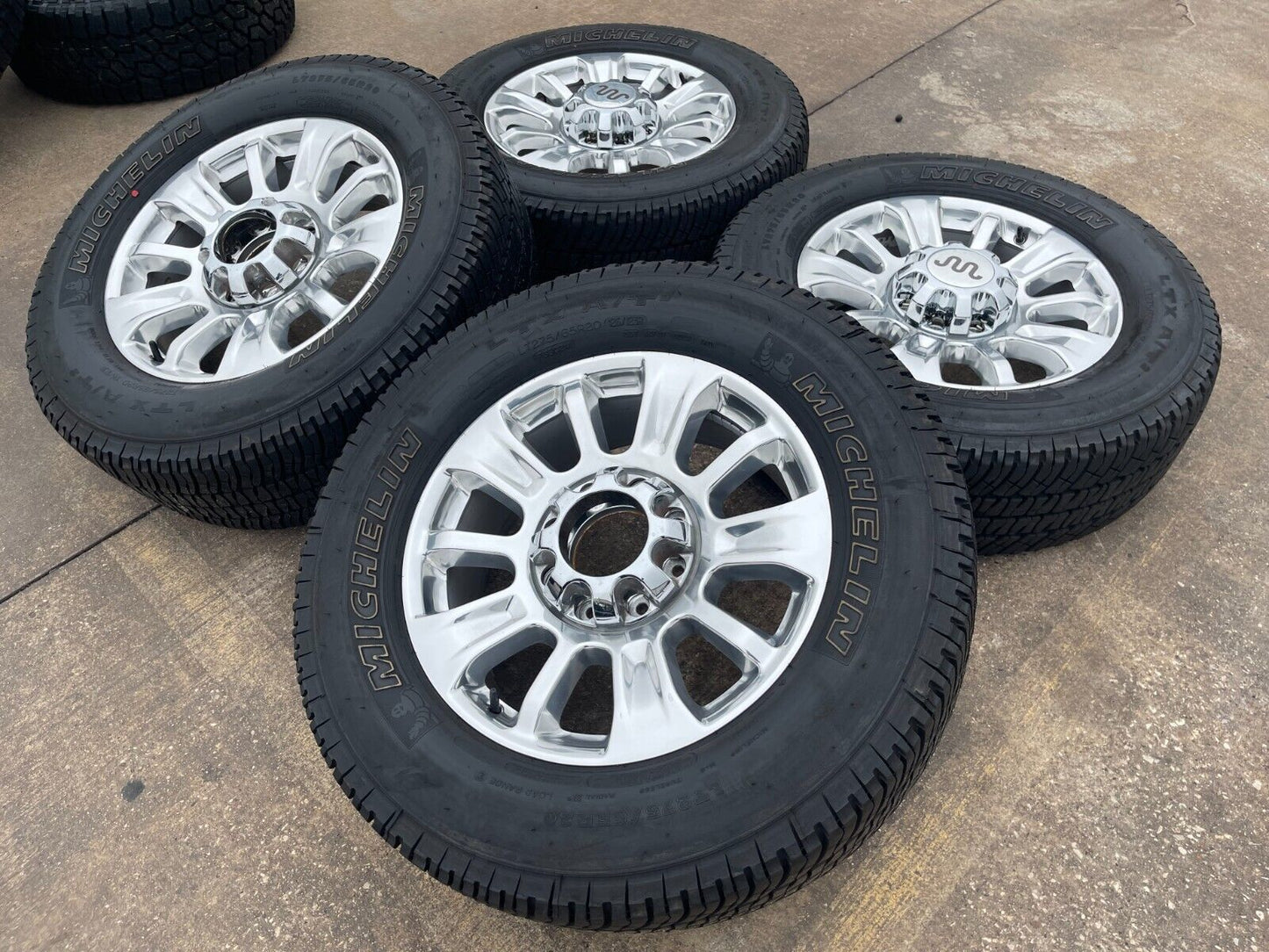 20" Ford F-250 F-350 OEM King Ranch wheels rims 10294 tires MICHELIN