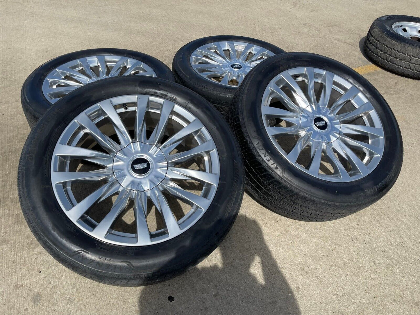 22" Cadillac Escalade Platinum OEM wheels rims 95026 tires GREAT DEAL