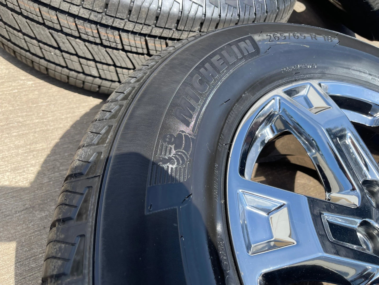 18" Ford F-150 Expedition OEM chrome rims wheels tires MICHELIN