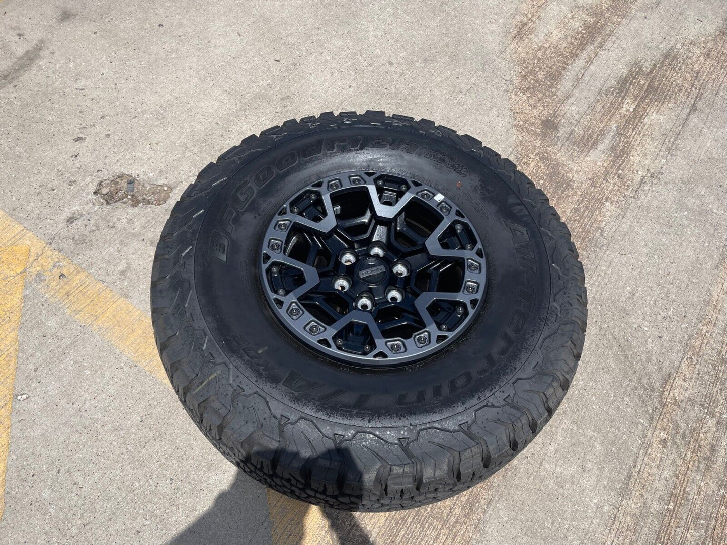 17" Ford F-150 Raptor R OEM BEADLOCK rim wheel 37" tire spare 2024 2025 NEW