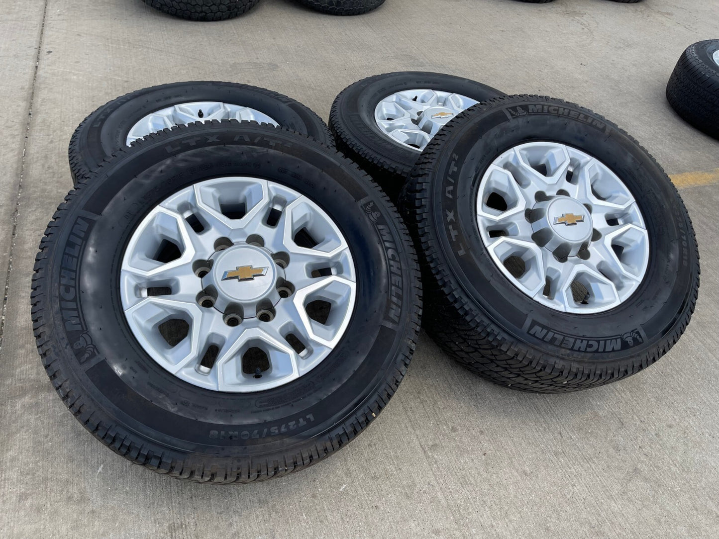 18" Chevy Silverado 2500 3500 OEM 5959 wheels rims MICHELIN LTX A/T2