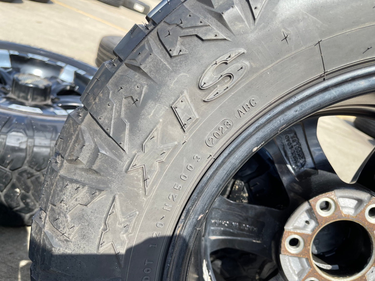 17" 17x8.5 MB Chaos Ford Expedition F-150 6x135 wheels rims tires