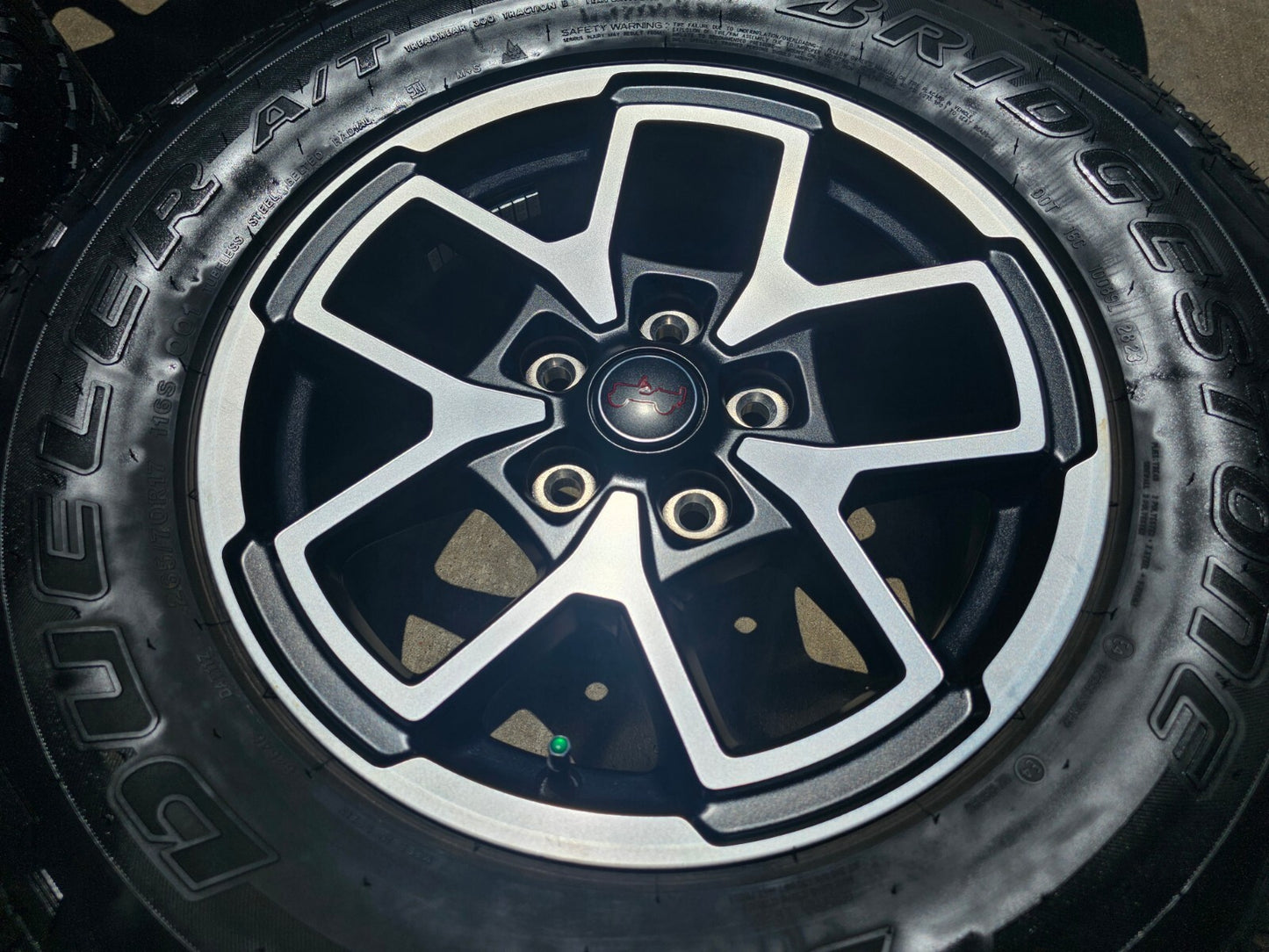 17" Jeep Wrangler Rubicon OEM wheels rims Gladiator tires A/T 2024 2025 NEW