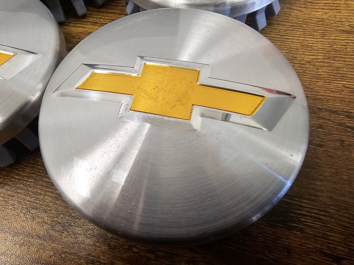 (4) 3.25" Chevy Silverado 1500 Tahoe Suburban OEM center caps C5652 83MM