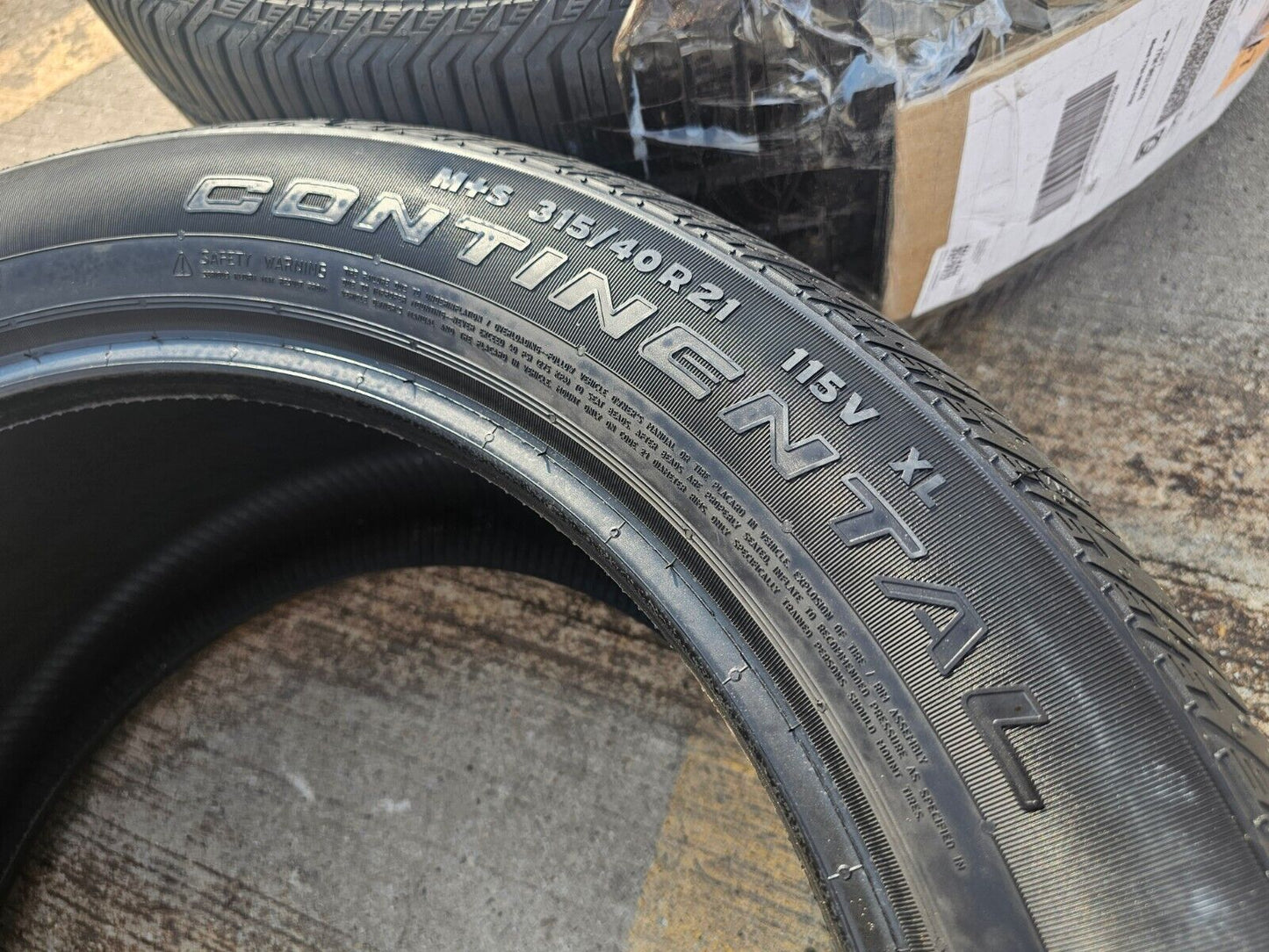 (1) 315/40/21 Continental Cross Contact LX Sport tire