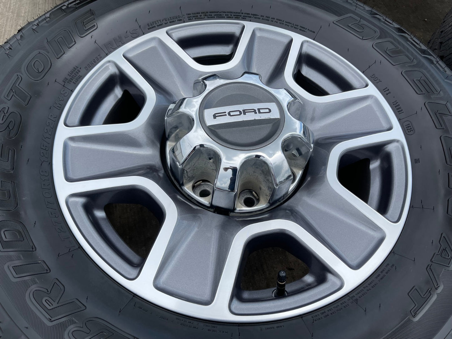 18" Ford F-250 F-350 Lariat FX-4 OEM gray wheels 10298 tires 2024 2025 2026 NEW