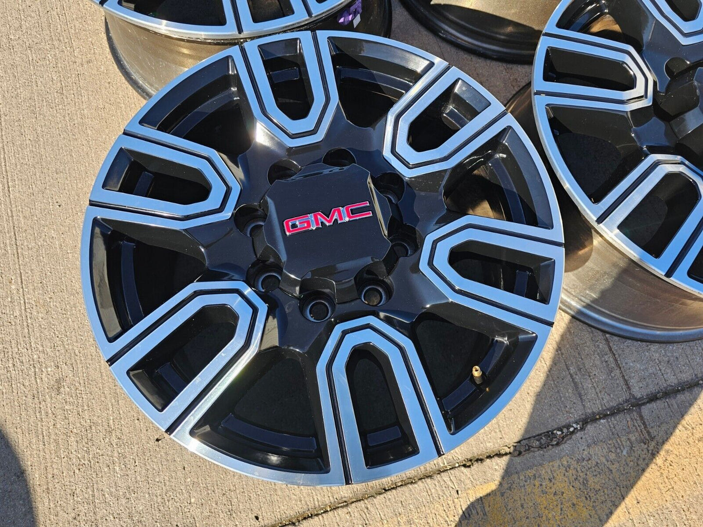 20" GMC Sierra AT4 2500 3500 OEM wheels rims 5950 Silverado 2023 2024 2025 NEW