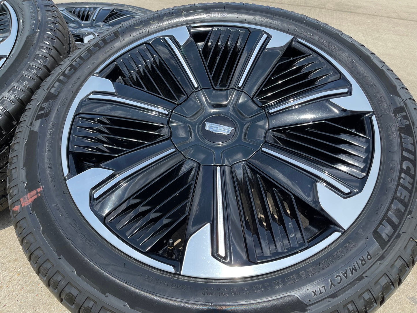 24" Cadillac Escalade IQ PLATINUM EV OEM 8x165 wheels rims Hummer 2500 2025 NEW