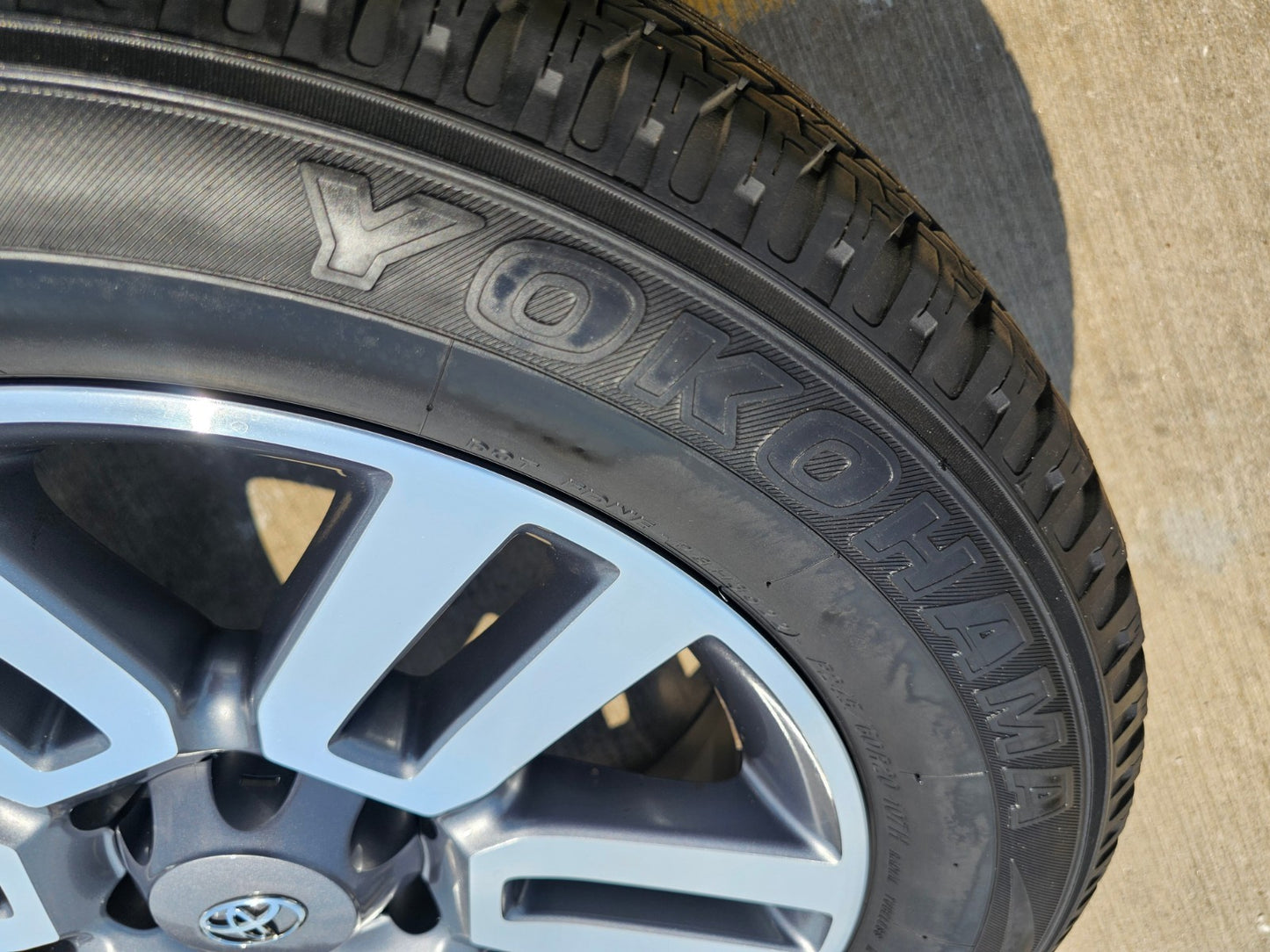 20" Toyota Tacoma 4Runner FJ Cruiser Lexus OEM 69561 wheels rims tires