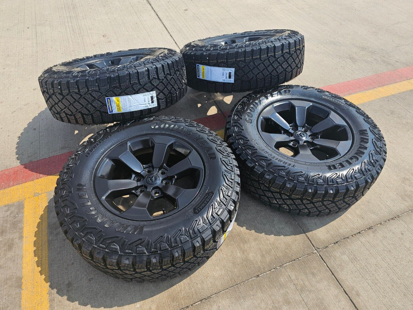 18" Dodge Ram 1500 Rebel Black OEM 2671 wheels rims 33" M/T 2022 2023 2024 NEW