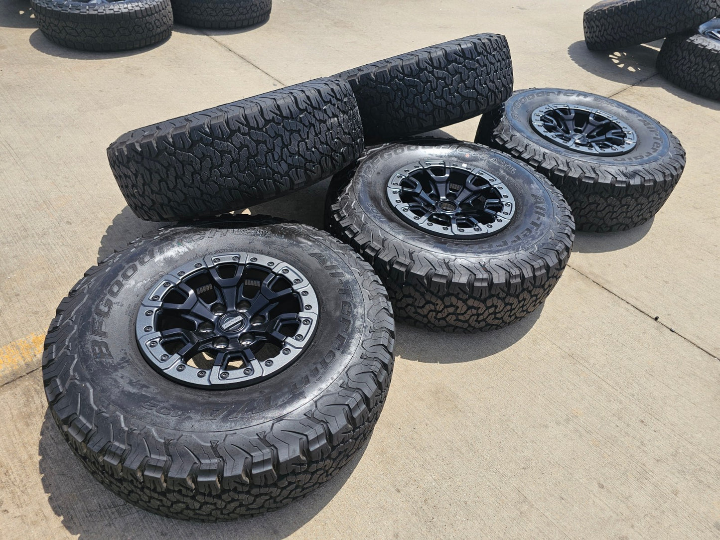 17" Ford F-150 Raptor Bronco OEM rims wheels 51222 Beadlock 2024 2025 BFG 37"